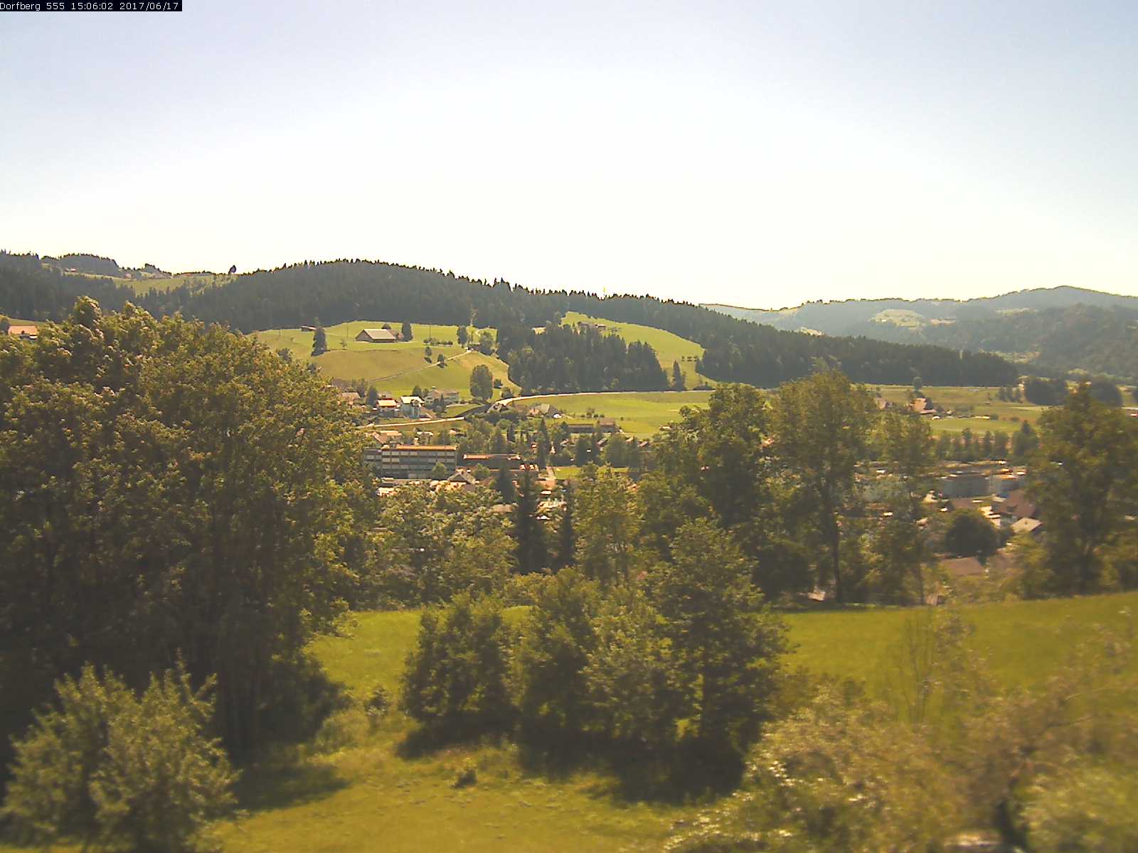 Webcam-Bild: Aussicht vom Dorfberg in Langnau 20170617-150601