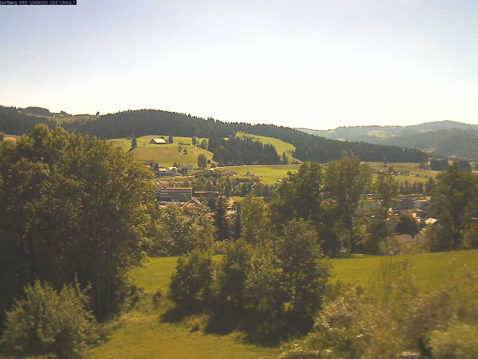 Webcam-Bild: Aussicht vom Dorfberg in Langnau 20170617-160601