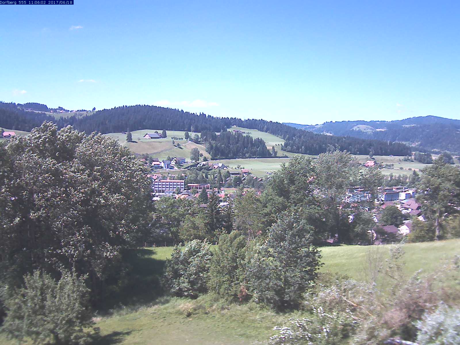 Webcam-Bild: Aussicht vom Dorfberg in Langnau 20170618-110601