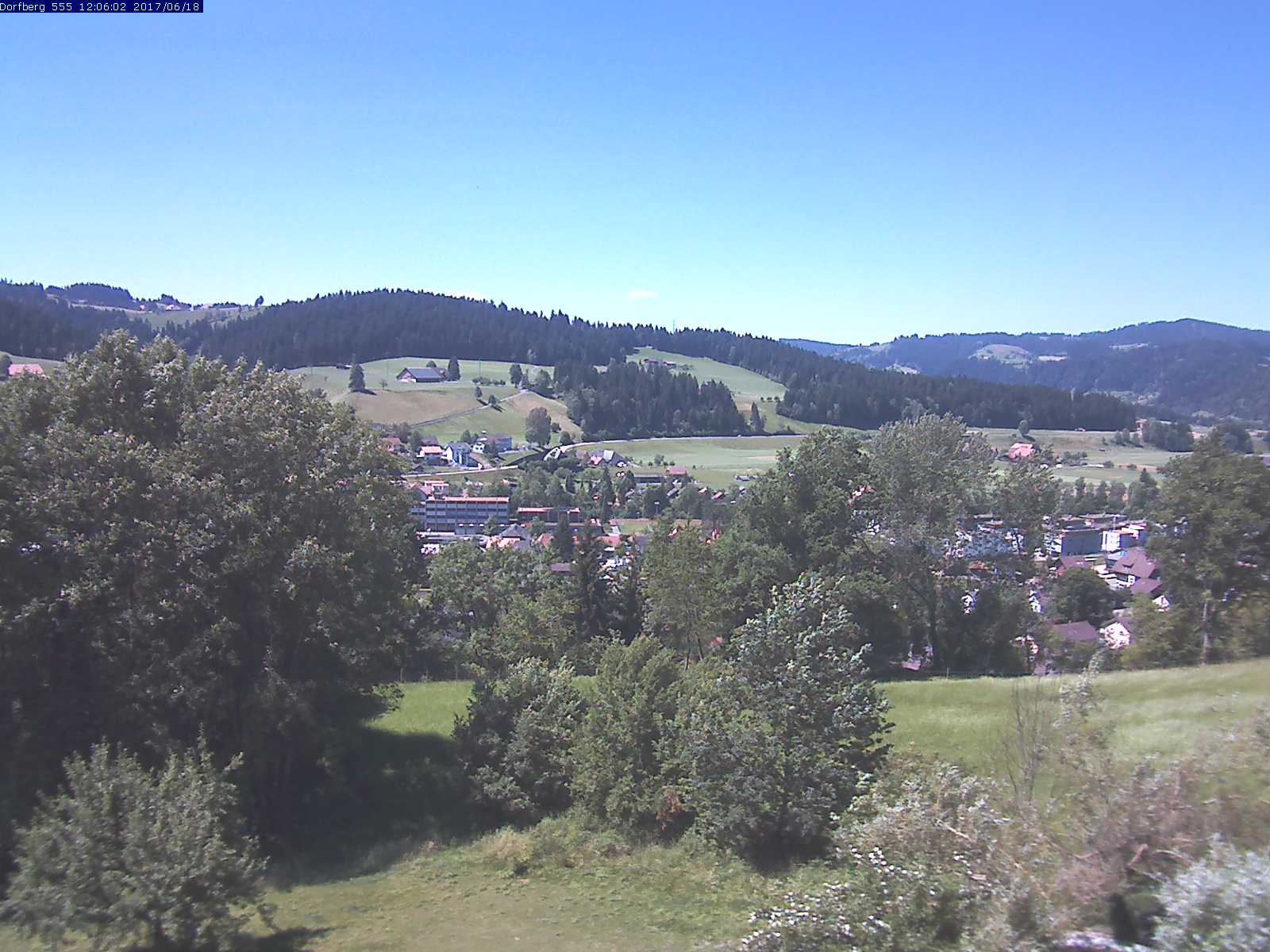 Webcam-Bild: Aussicht vom Dorfberg in Langnau 20170618-120601