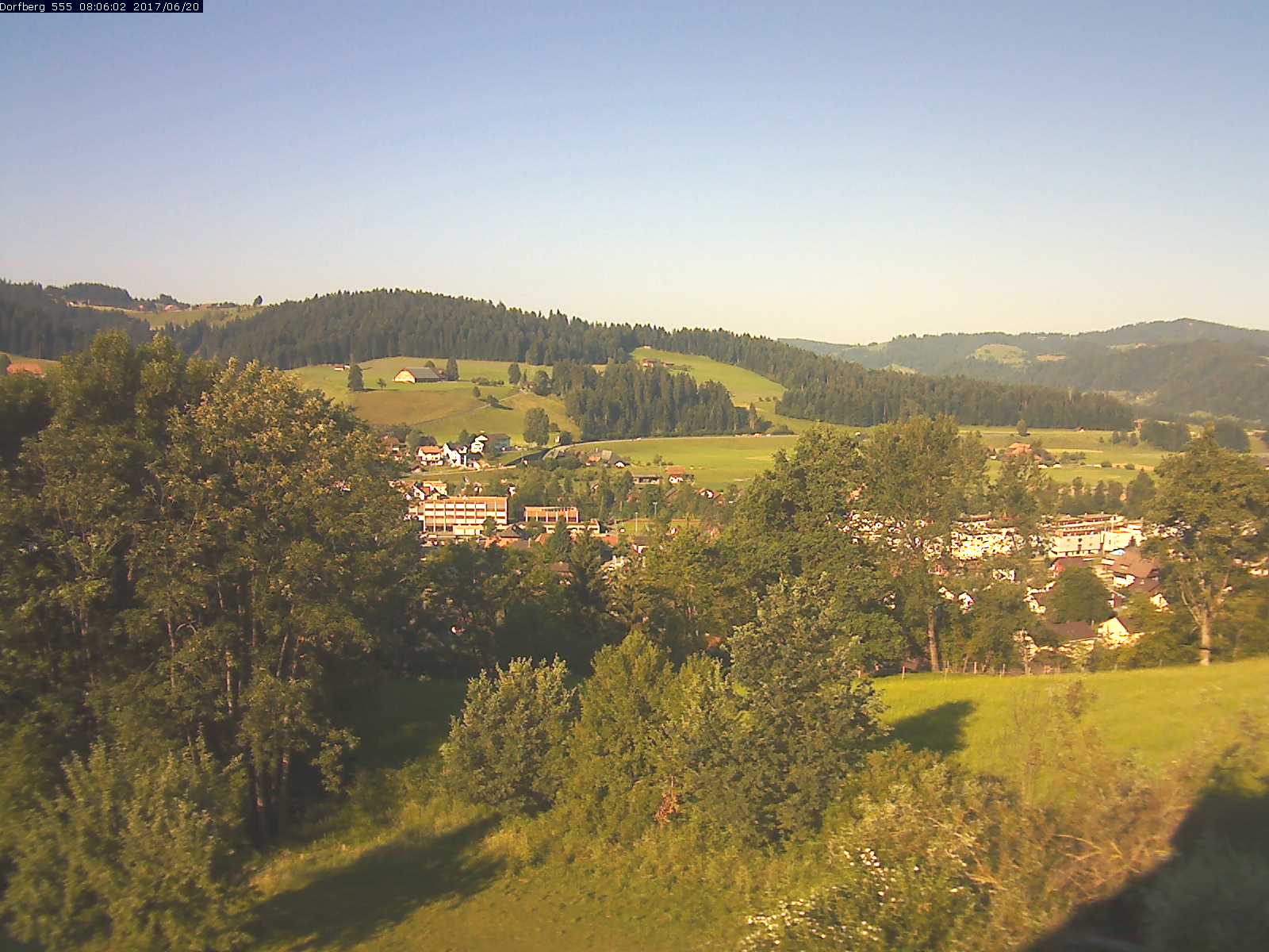 Webcam-Bild: Aussicht vom Dorfberg in Langnau 20170620-080601