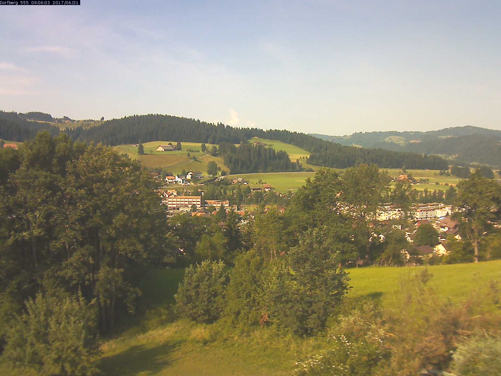 Webcam-Bild: Aussicht vom Dorfberg in Langnau 20170621-090601