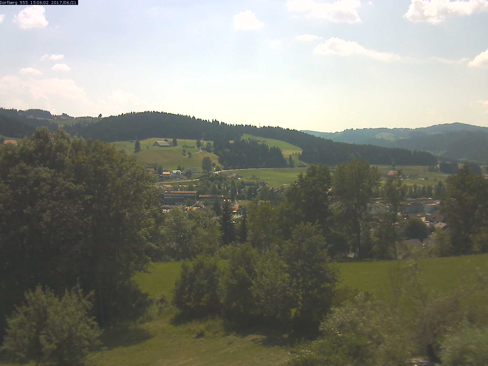 Webcam-Bild: Aussicht vom Dorfberg in Langnau 20170621-150601