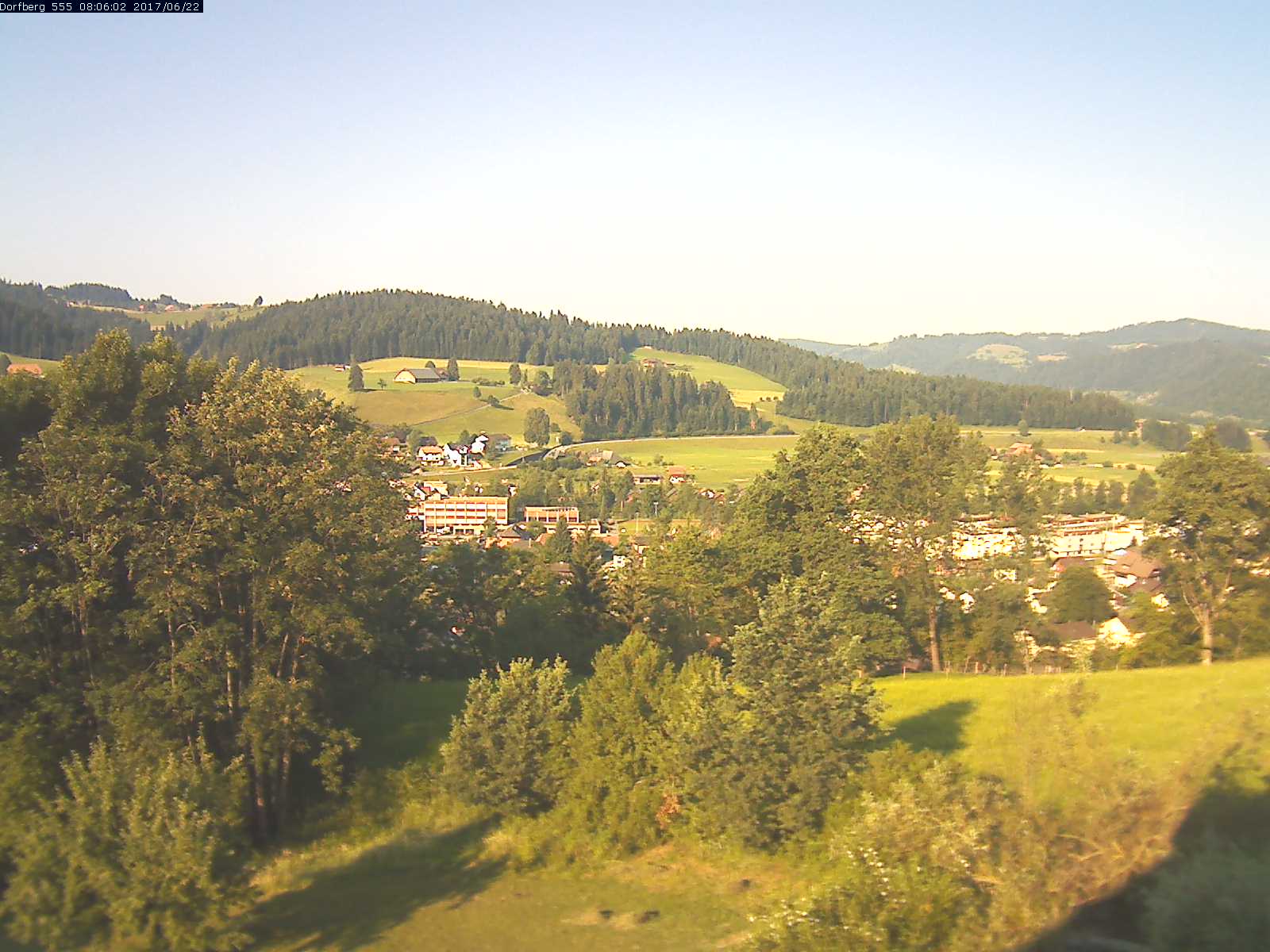 Webcam-Bild: Aussicht vom Dorfberg in Langnau 20170622-080601