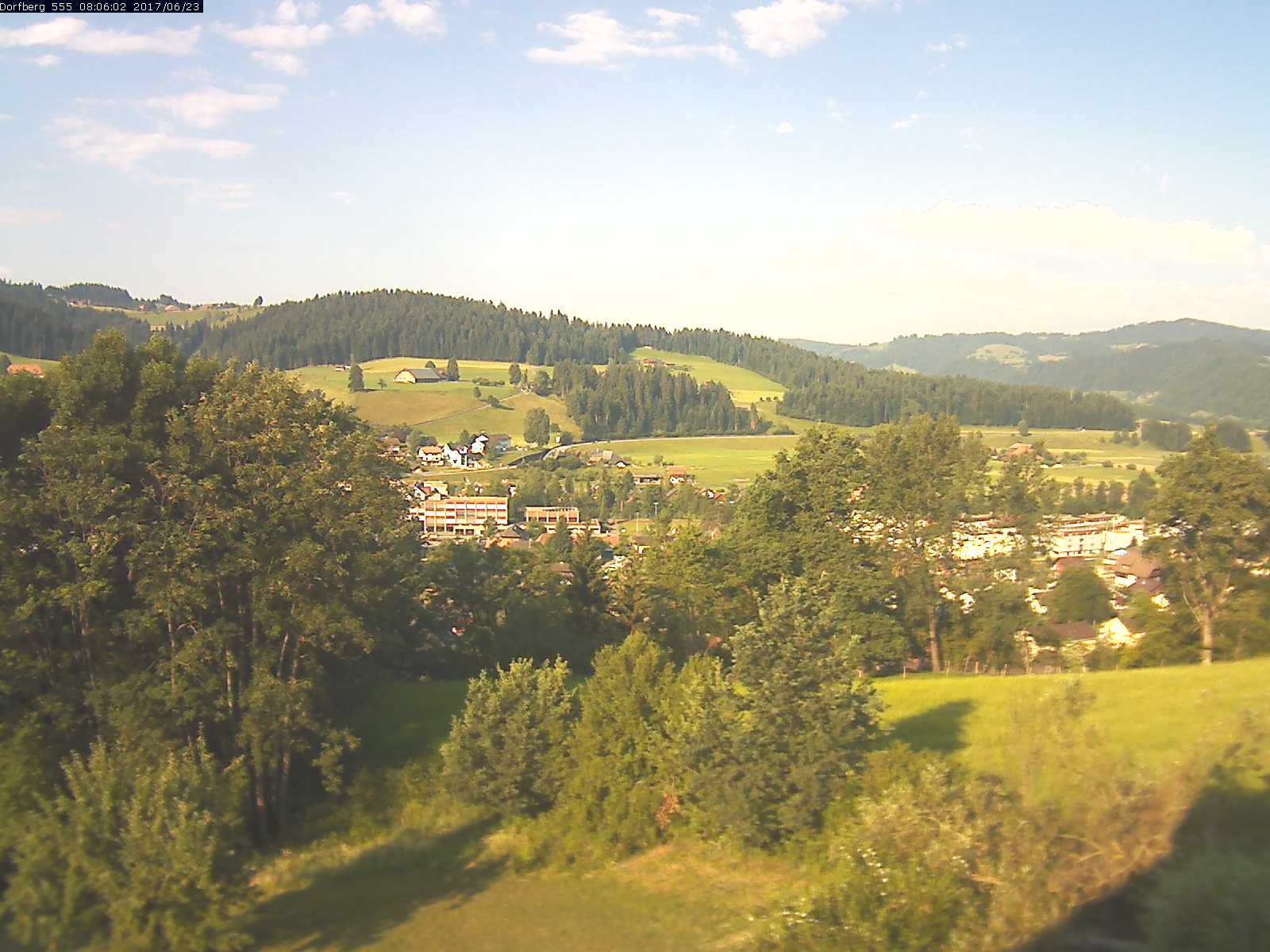 Webcam-Bild: Aussicht vom Dorfberg in Langnau 20170623-080601