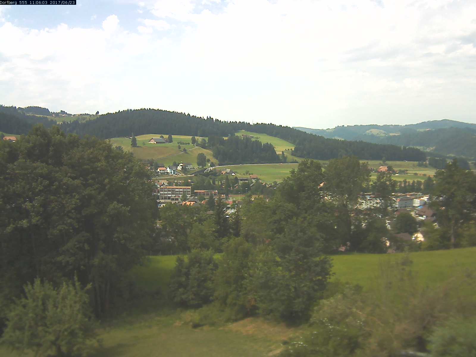 Webcam-Bild: Aussicht vom Dorfberg in Langnau 20170623-110601