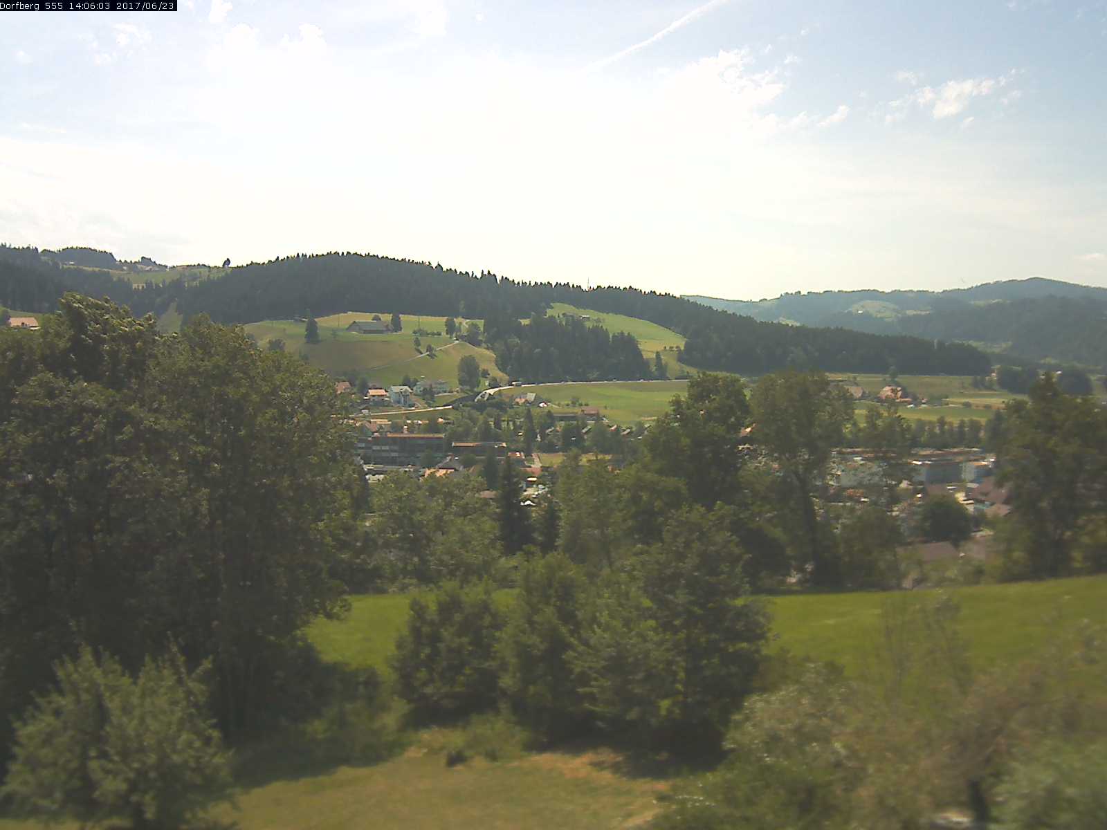 Webcam-Bild: Aussicht vom Dorfberg in Langnau 20170623-140601
