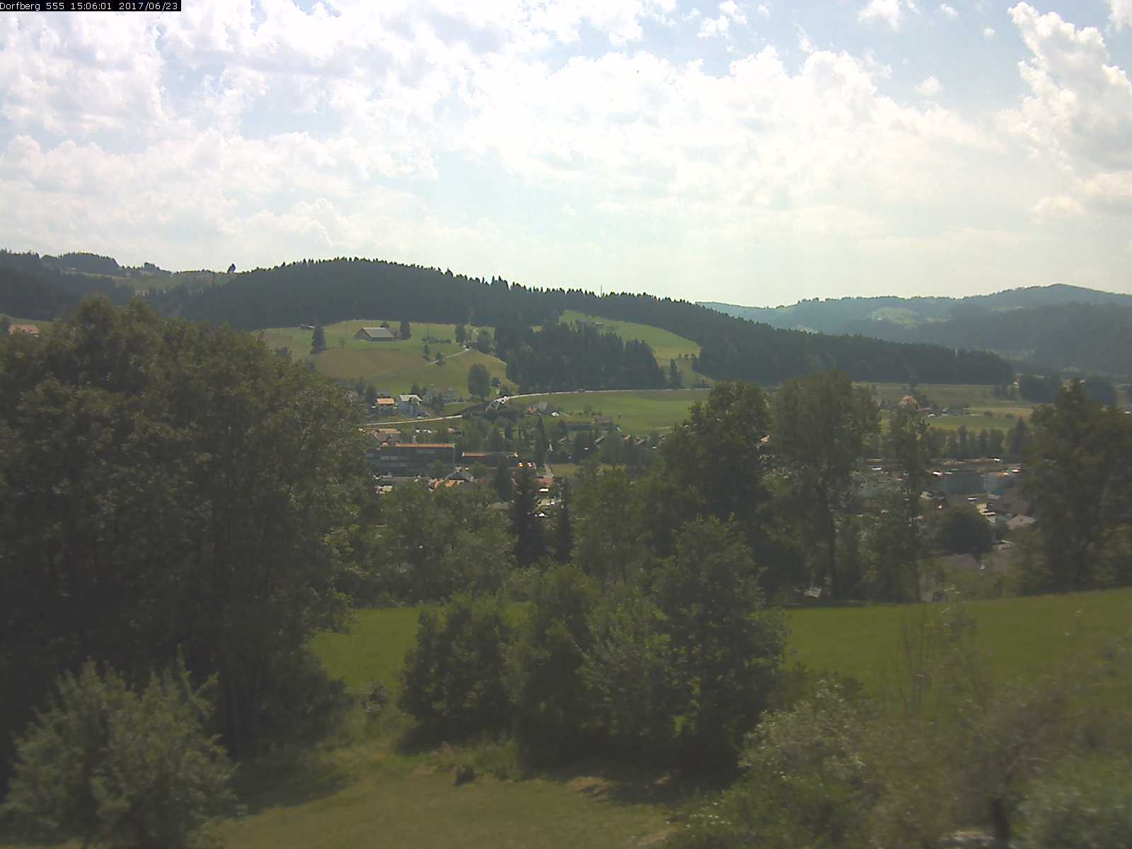 Webcam-Bild: Aussicht vom Dorfberg in Langnau 20170623-150601