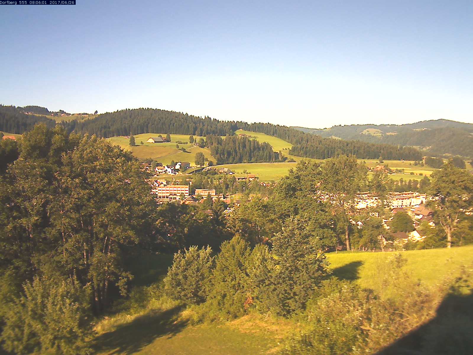 Webcam-Bild: Aussicht vom Dorfberg in Langnau 20170626-080601