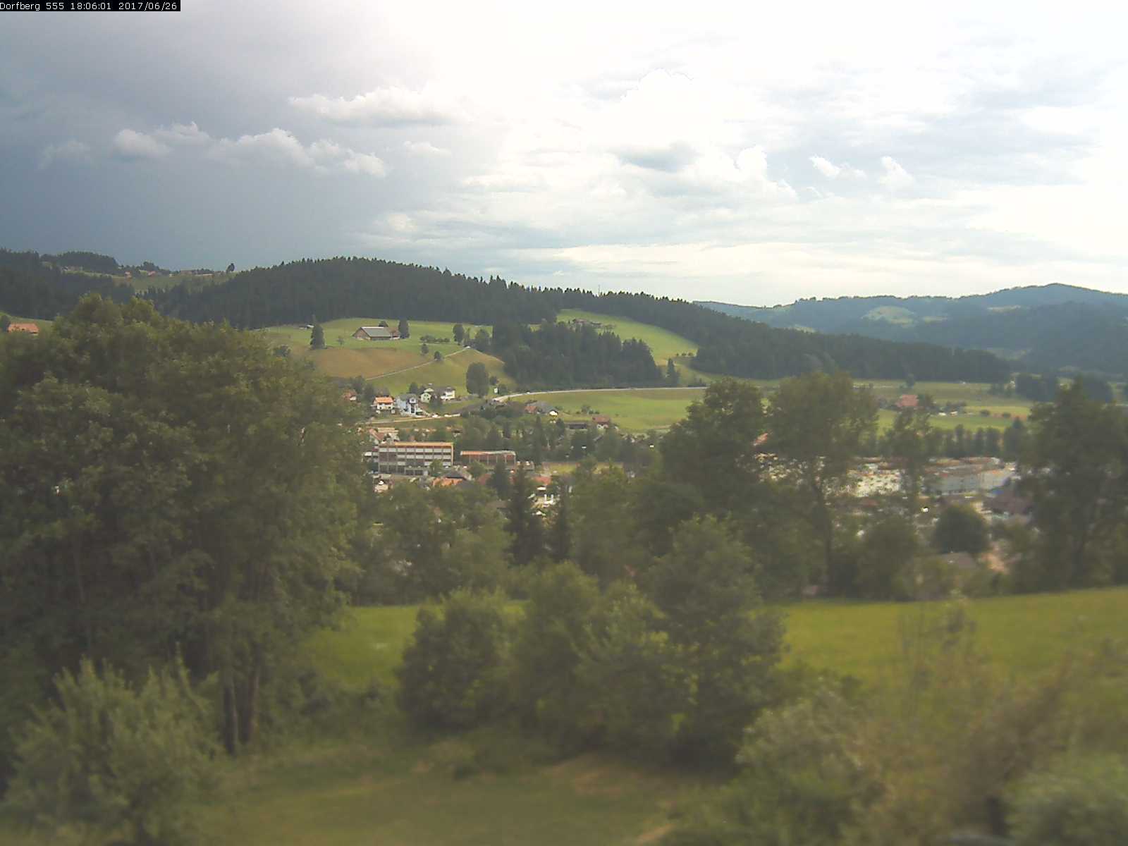 Webcam-Bild: Aussicht vom Dorfberg in Langnau 20170626-180601