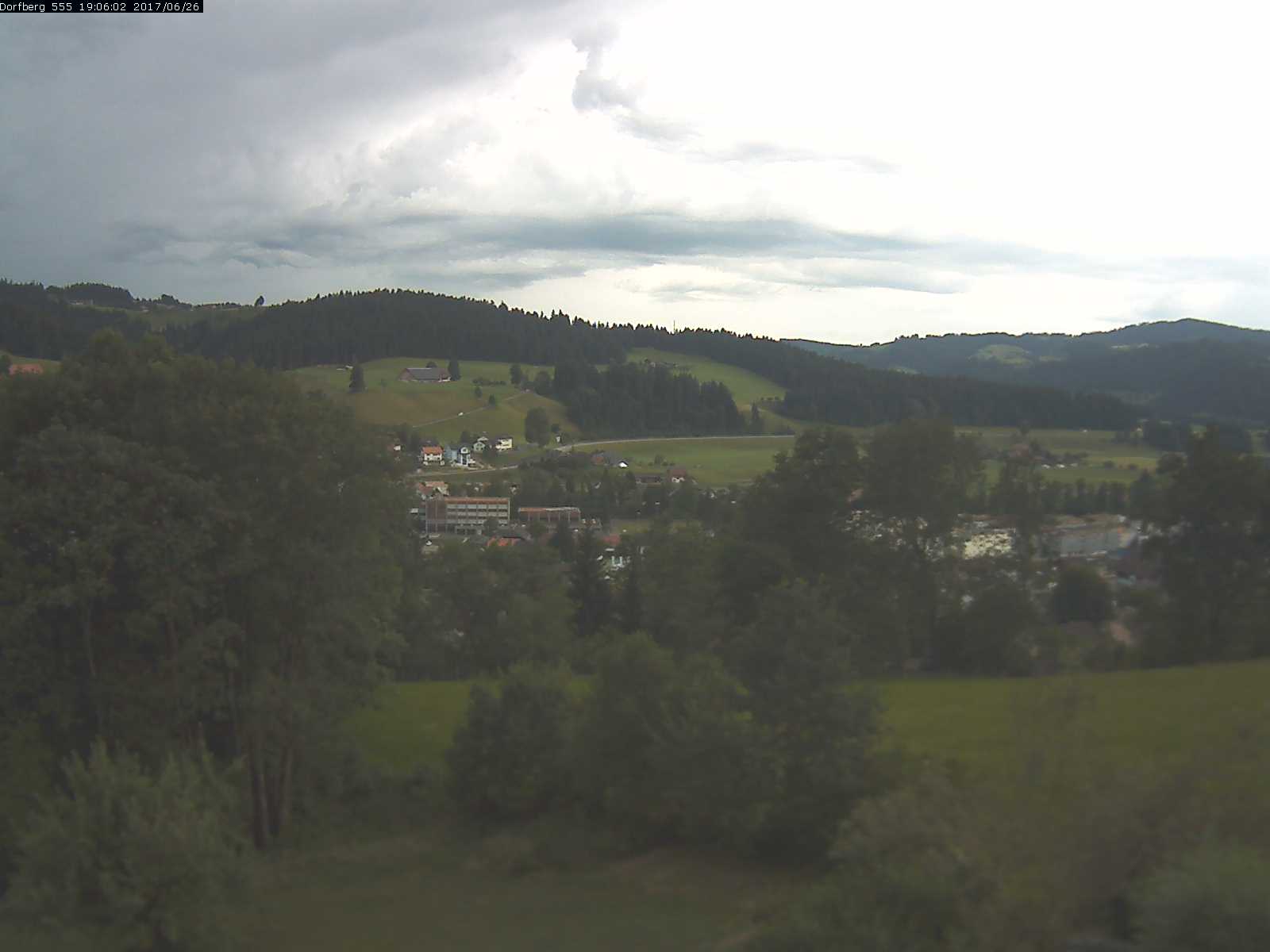 Webcam-Bild: Aussicht vom Dorfberg in Langnau 20170626-190601