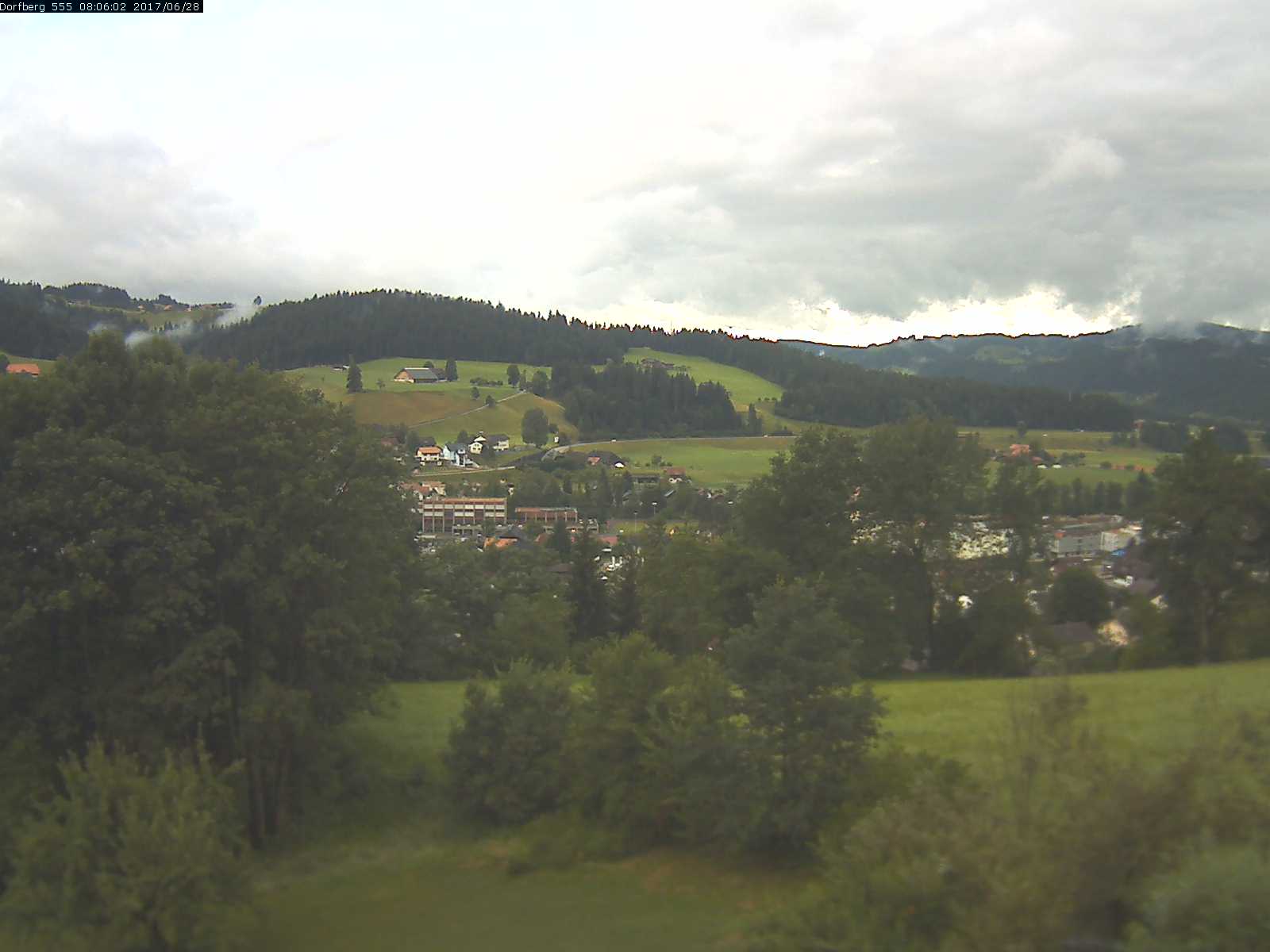 Webcam-Bild: Aussicht vom Dorfberg in Langnau 20170628-080601
