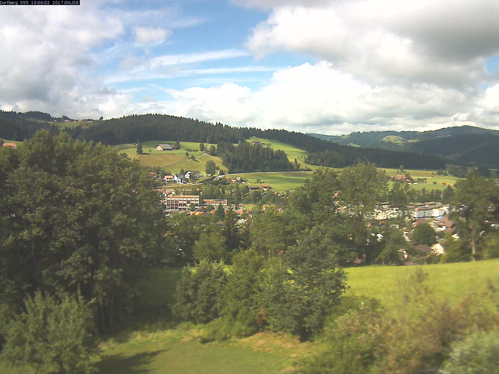 Webcam-Bild: Aussicht vom Dorfberg in Langnau 20170628-100601