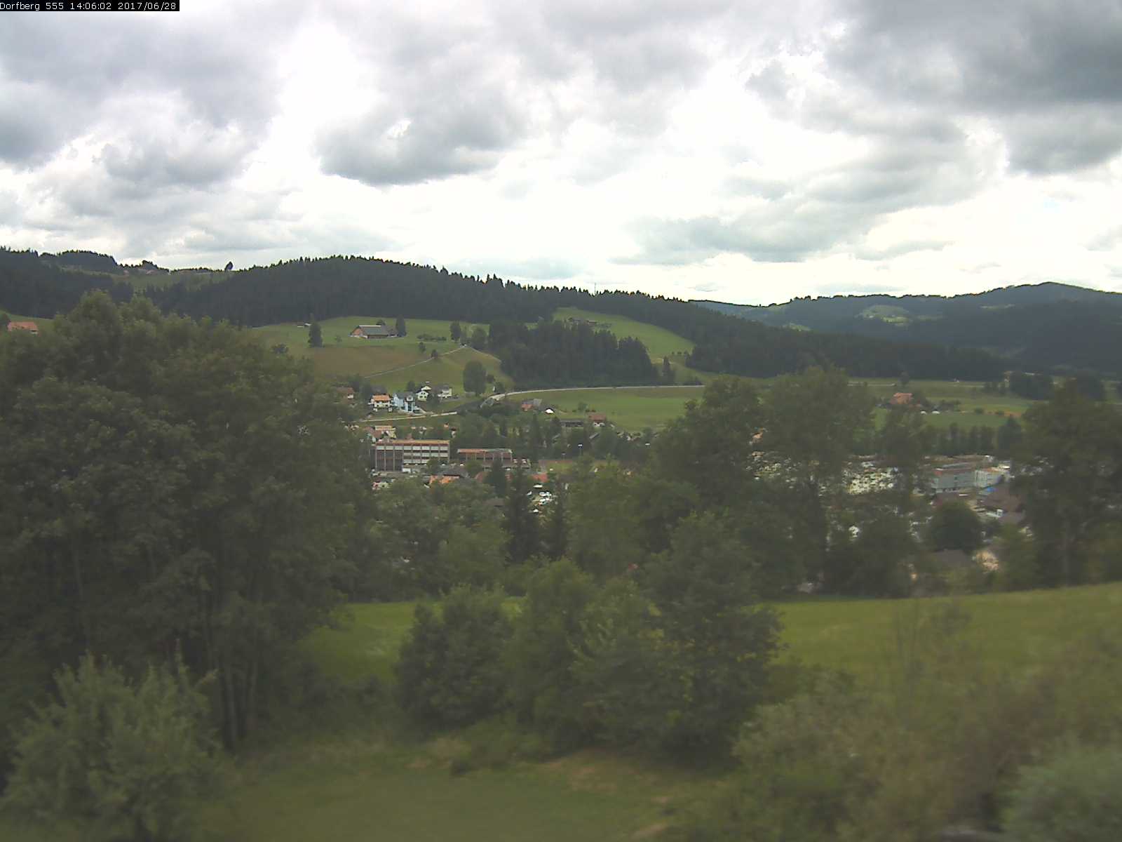 Webcam-Bild: Aussicht vom Dorfberg in Langnau 20170628-140601