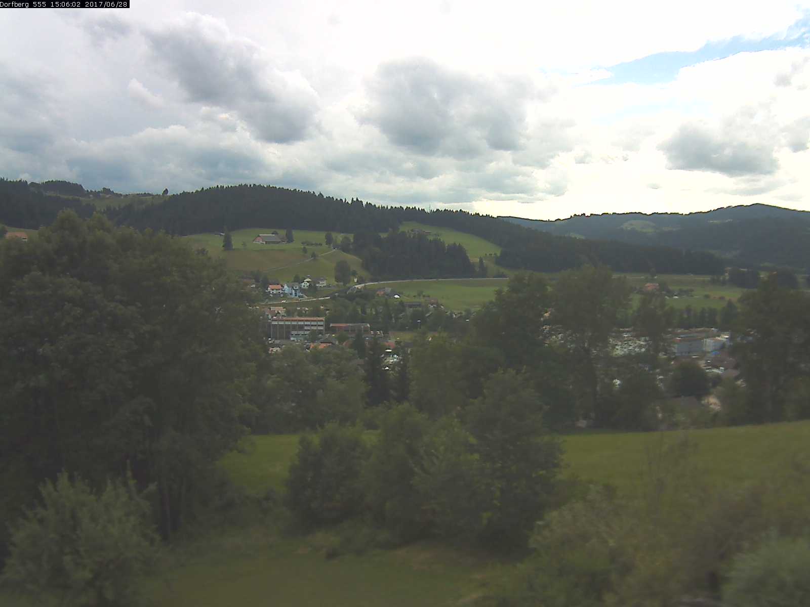 Webcam-Bild: Aussicht vom Dorfberg in Langnau 20170628-150601