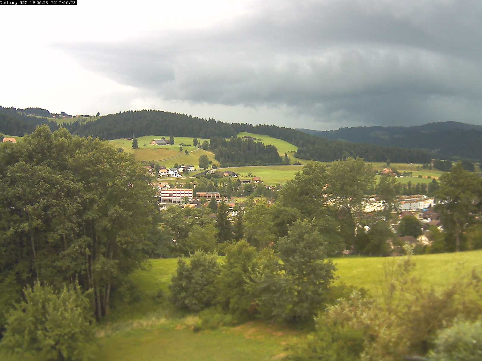 Webcam-Bild: Aussicht vom Dorfberg in Langnau 20170628-180601