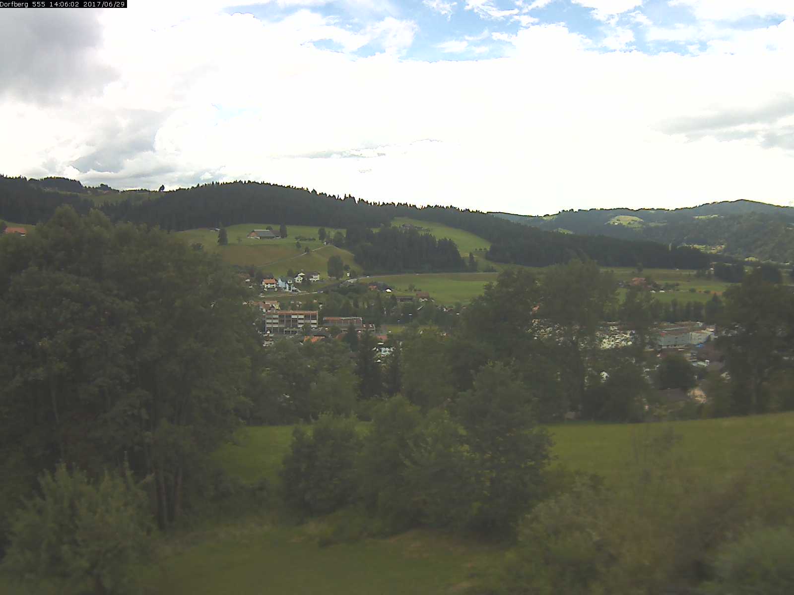 Webcam-Bild: Aussicht vom Dorfberg in Langnau 20170629-140601