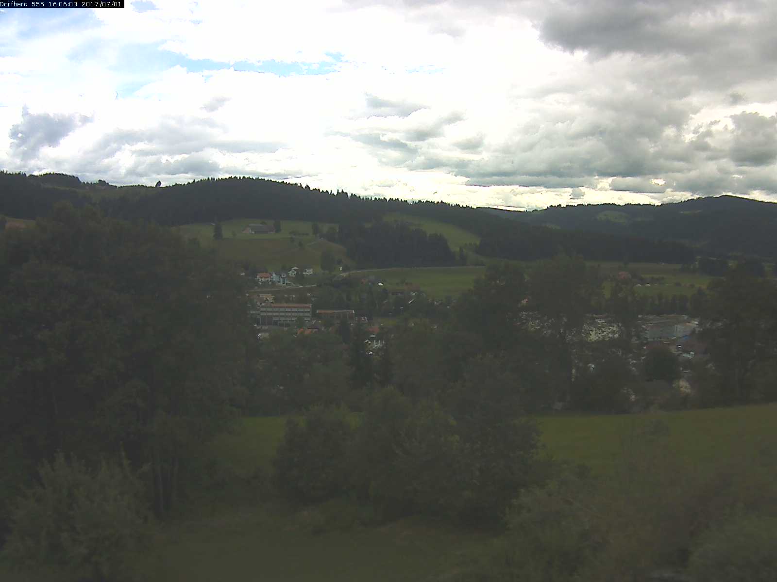 Webcam-Bild: Aussicht vom Dorfberg in Langnau 20170701-160601