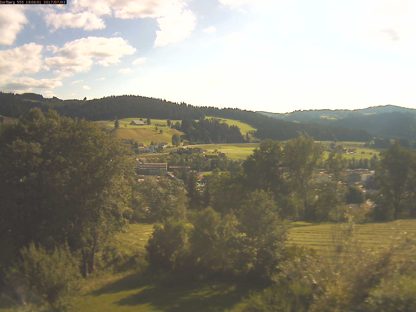 Webcam-Bild: Aussicht vom Dorfberg in Langnau 20170703-180601