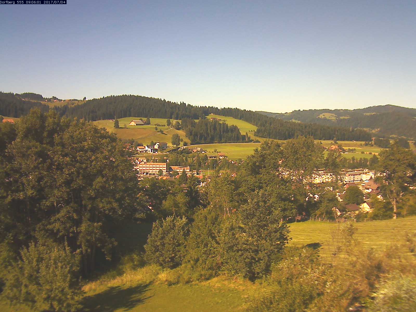 Webcam-Bild: Aussicht vom Dorfberg in Langnau 20170704-090601