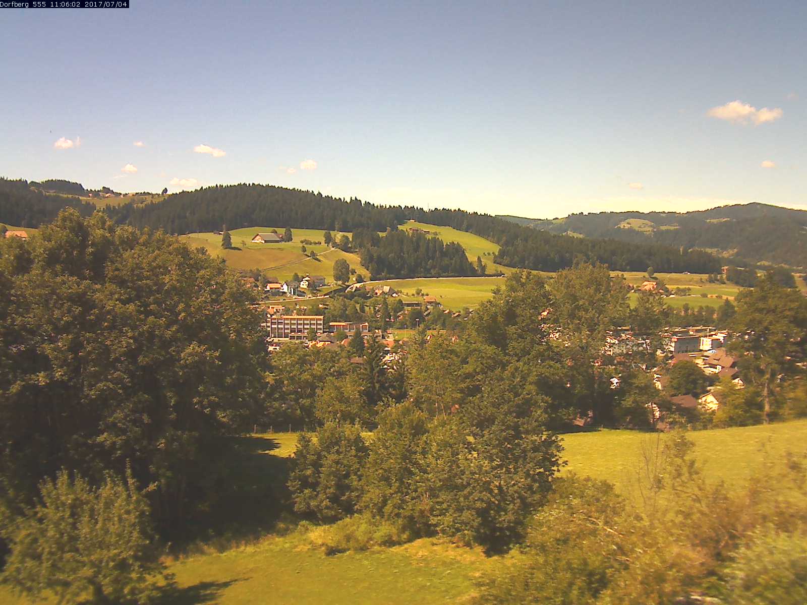 Webcam-Bild: Aussicht vom Dorfberg in Langnau 20170704-110601