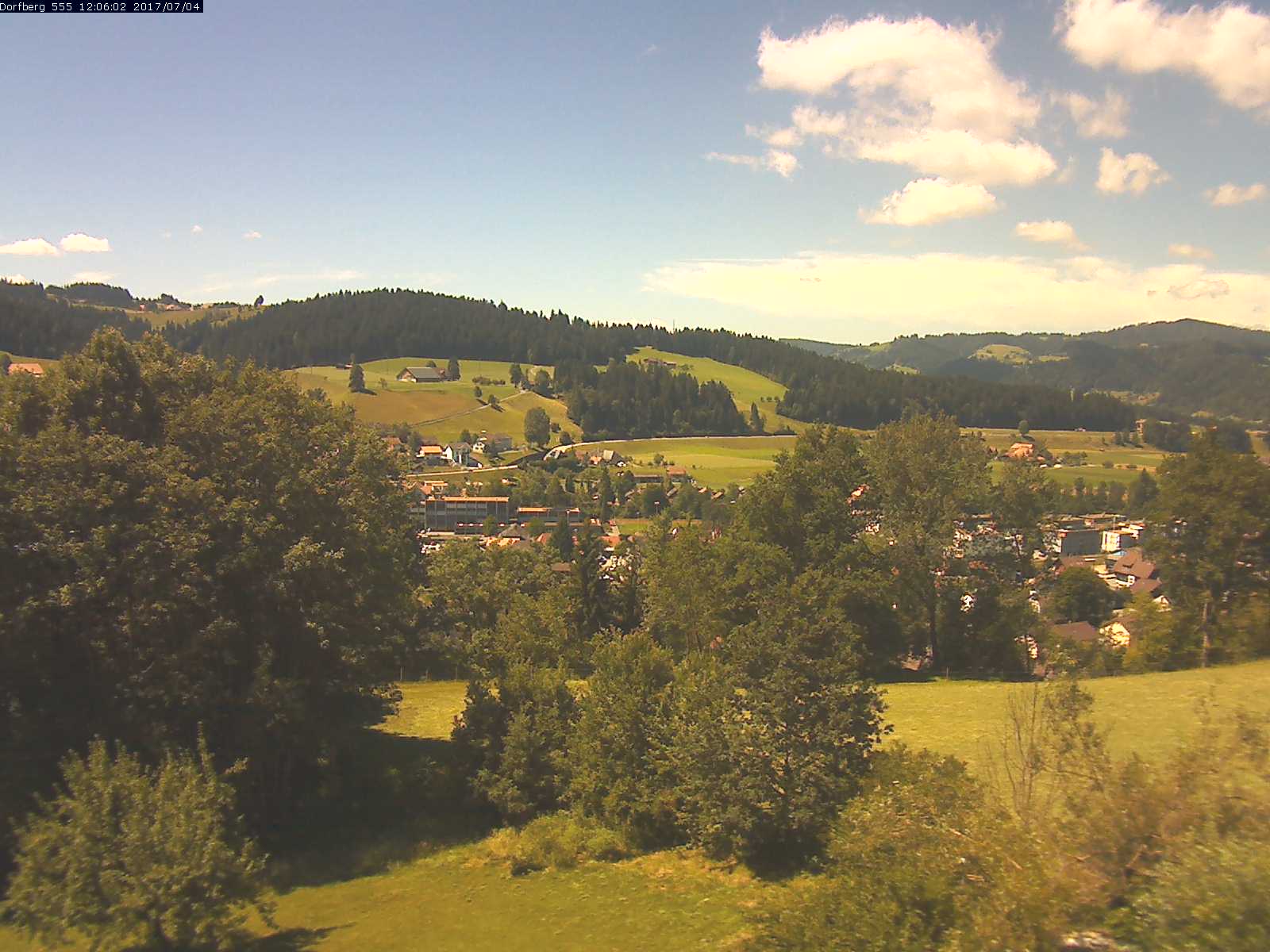 Webcam-Bild: Aussicht vom Dorfberg in Langnau 20170704-120601