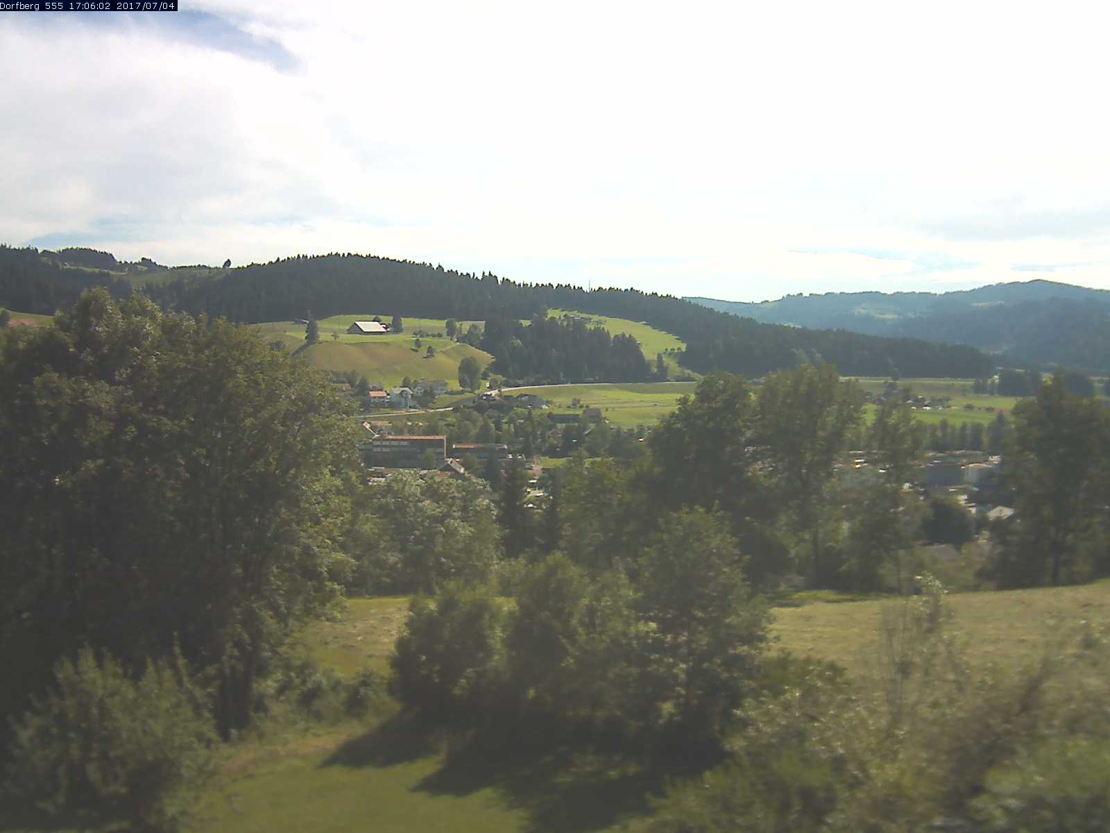Webcam-Bild: Aussicht vom Dorfberg in Langnau 20170704-170601