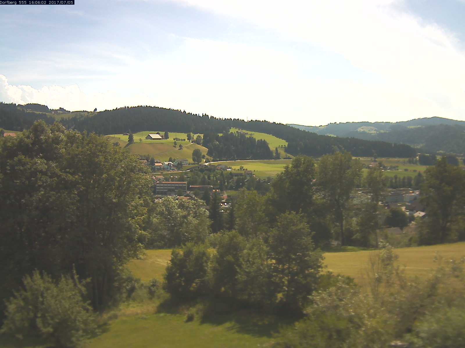 Webcam-Bild: Aussicht vom Dorfberg in Langnau 20170705-160601