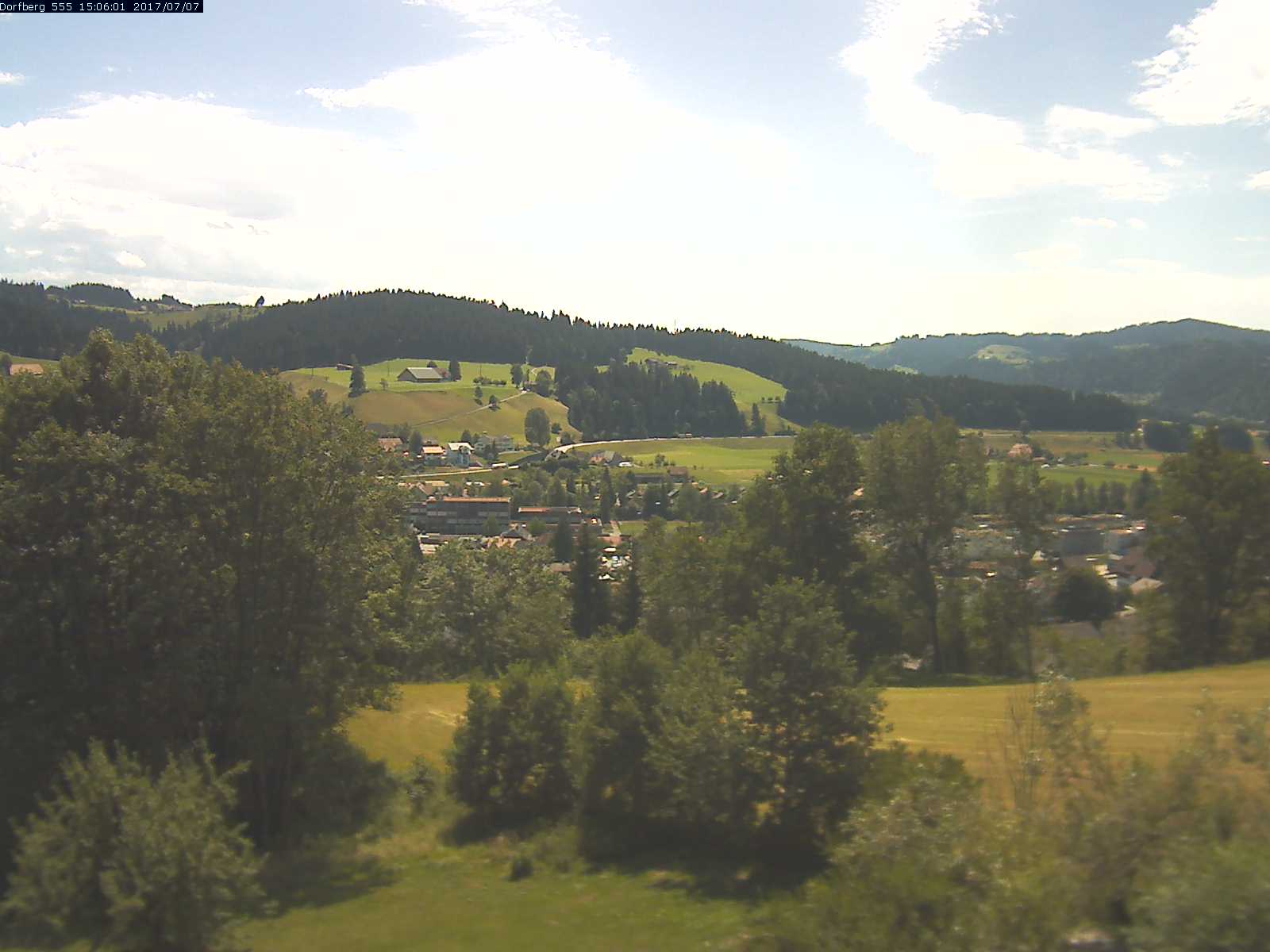 Webcam-Bild: Aussicht vom Dorfberg in Langnau 20170707-150601