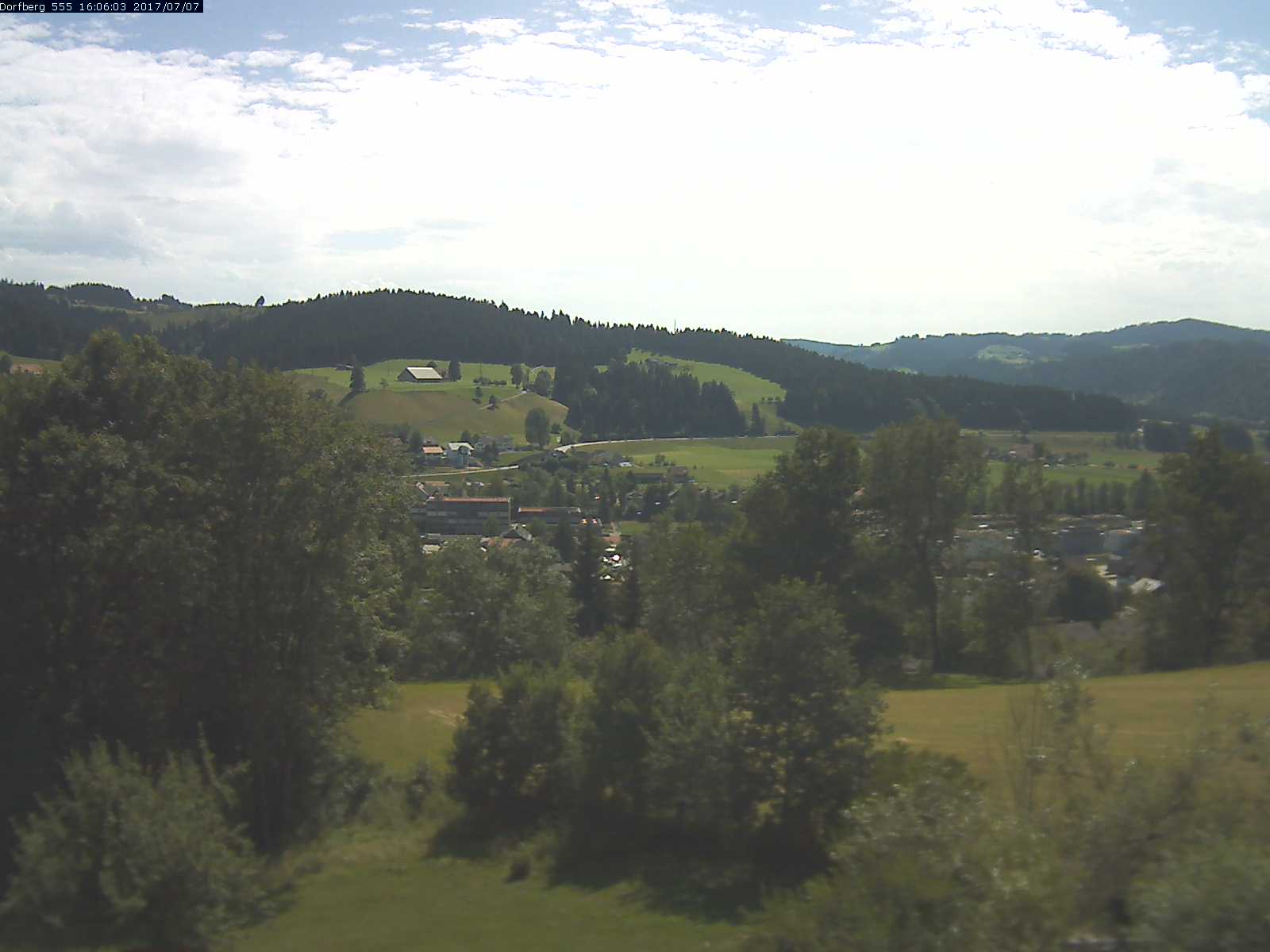 Webcam-Bild: Aussicht vom Dorfberg in Langnau 20170707-160601