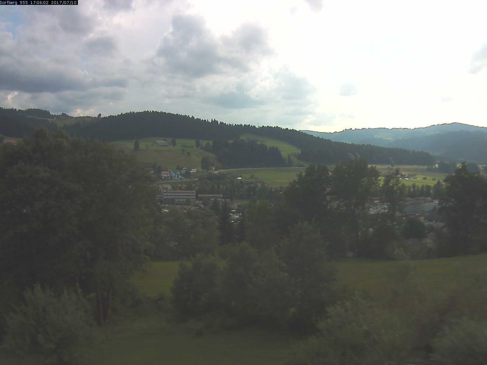 Webcam-Bild: Aussicht vom Dorfberg in Langnau 20170710-170601