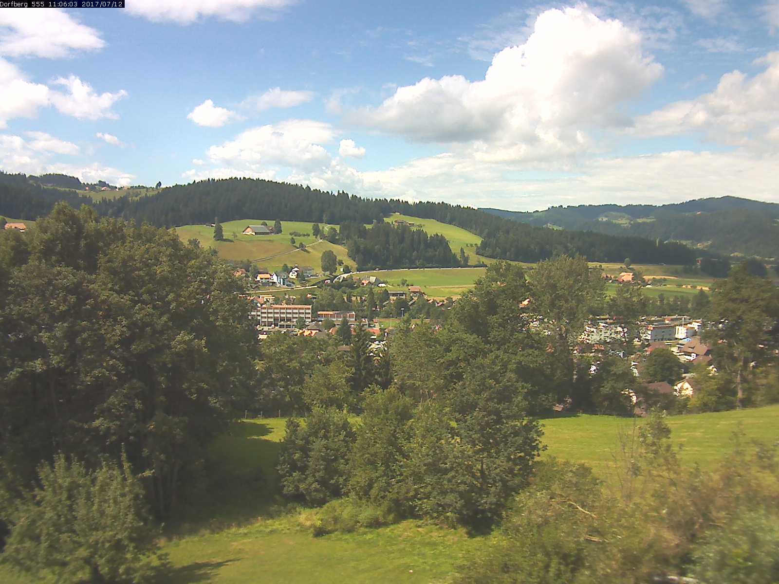 Webcam-Bild: Aussicht vom Dorfberg in Langnau 20170712-110601