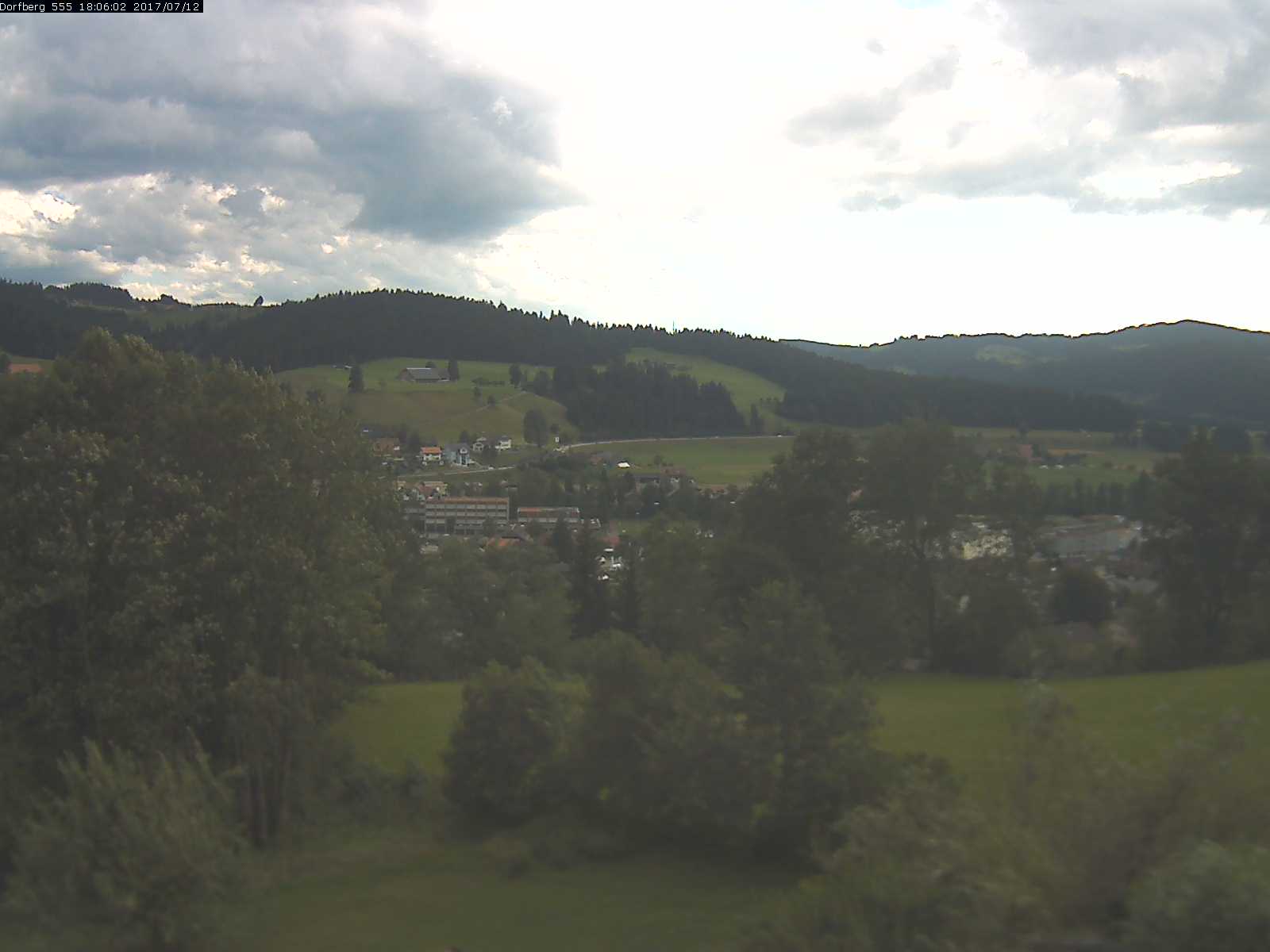 Webcam-Bild: Aussicht vom Dorfberg in Langnau 20170712-180601