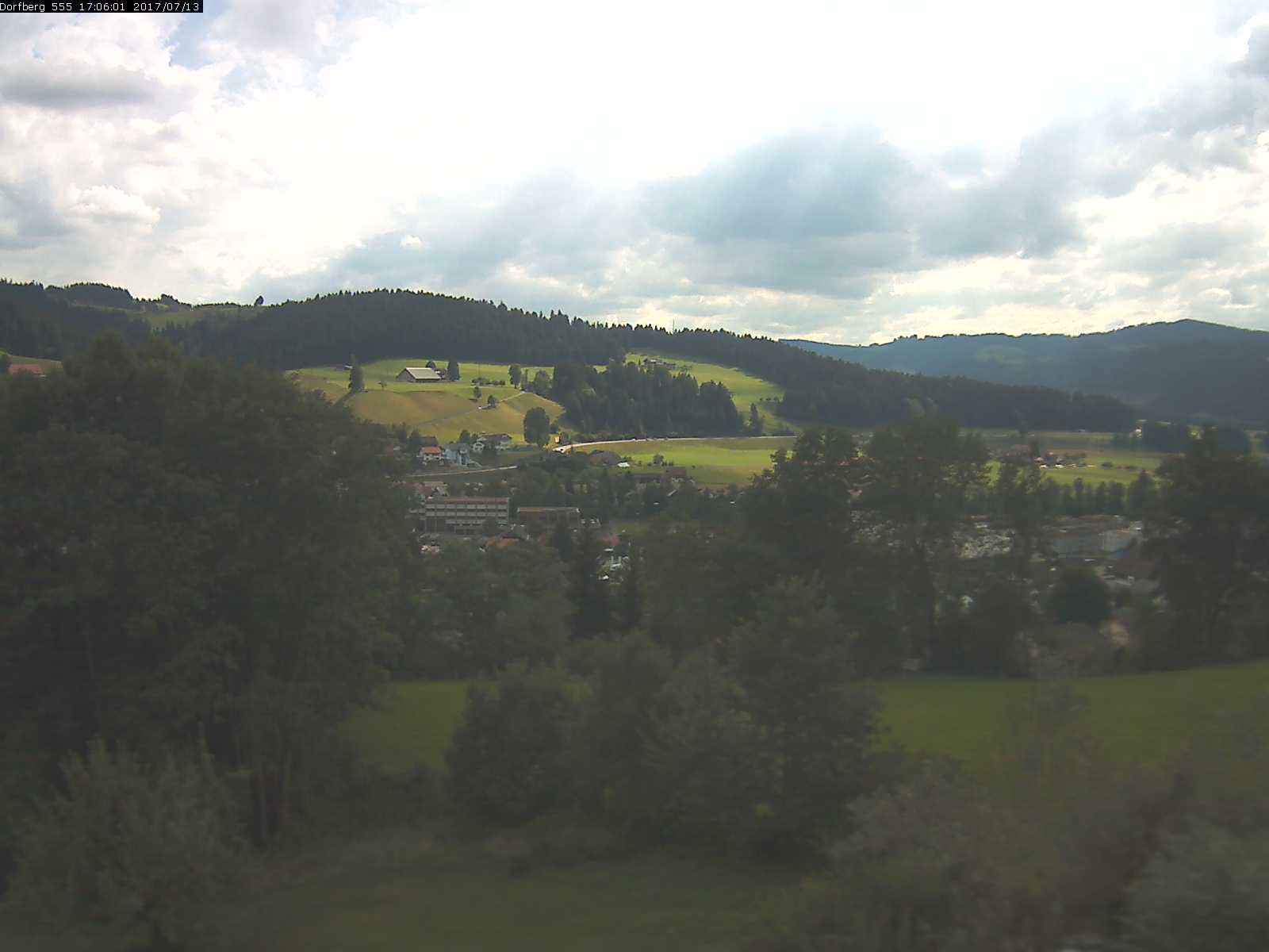 Webcam-Bild: Aussicht vom Dorfberg in Langnau 20170713-170601