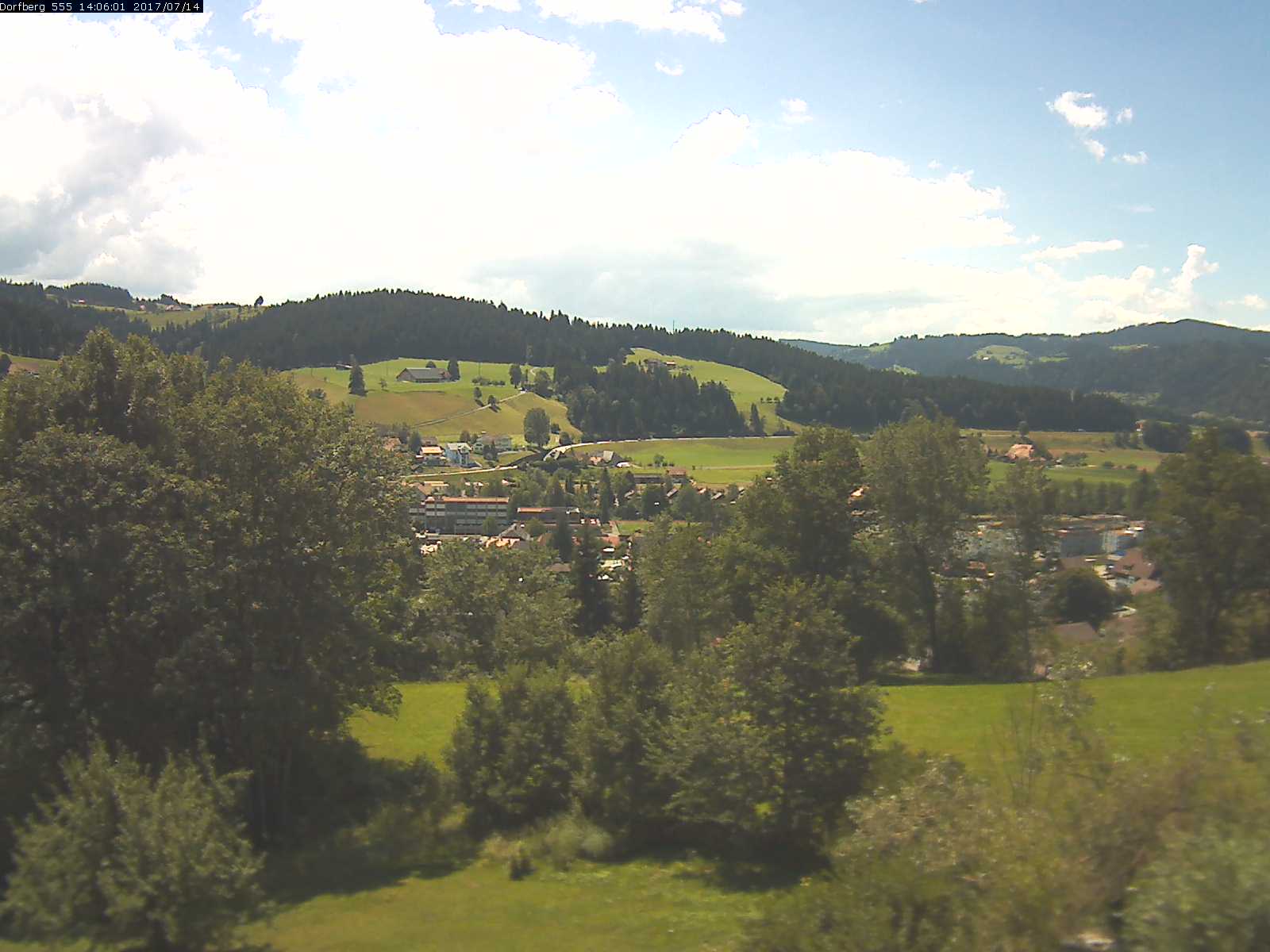 Webcam-Bild: Aussicht vom Dorfberg in Langnau 20170714-140601