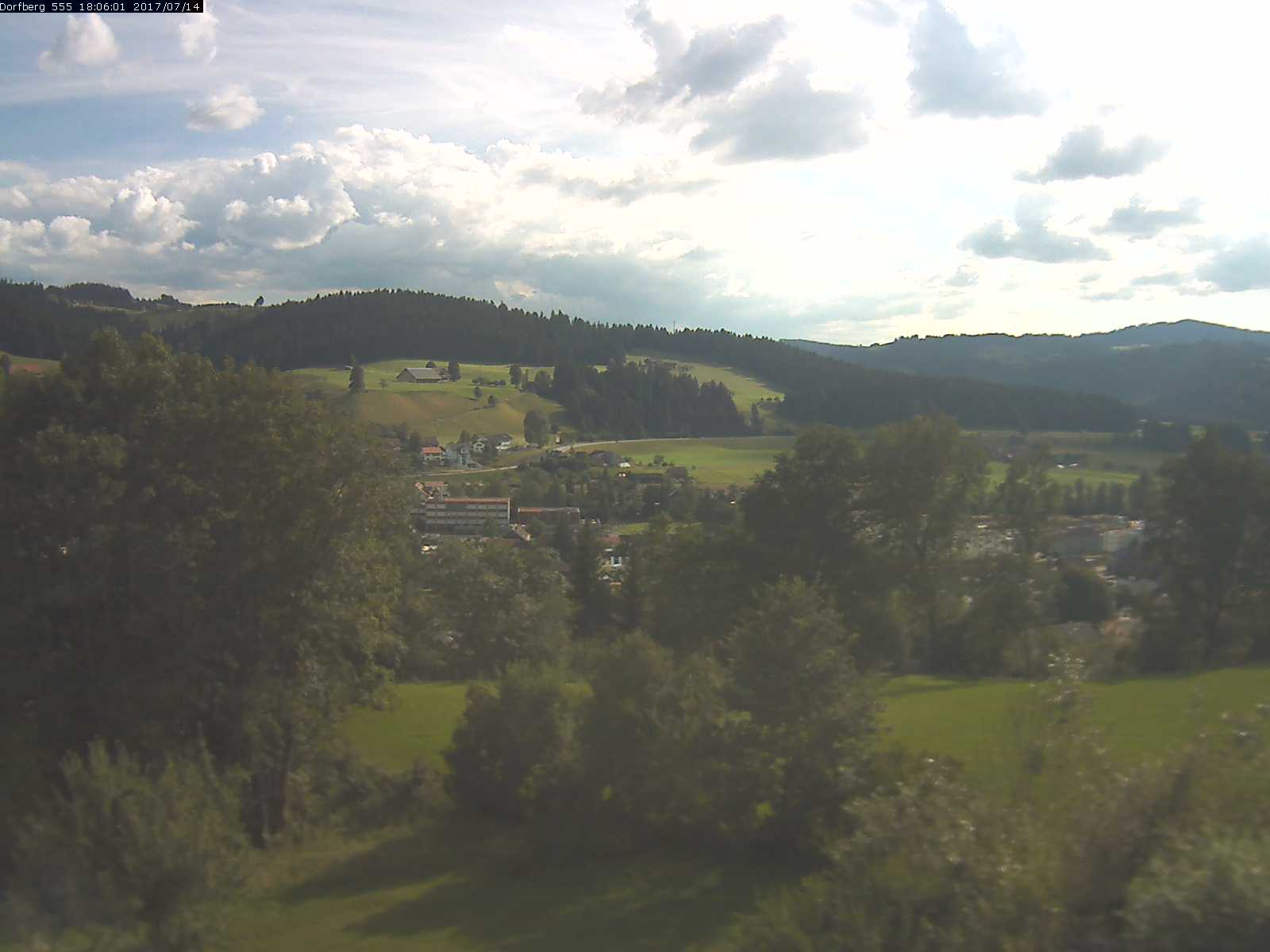 Webcam-Bild: Aussicht vom Dorfberg in Langnau 20170714-180601