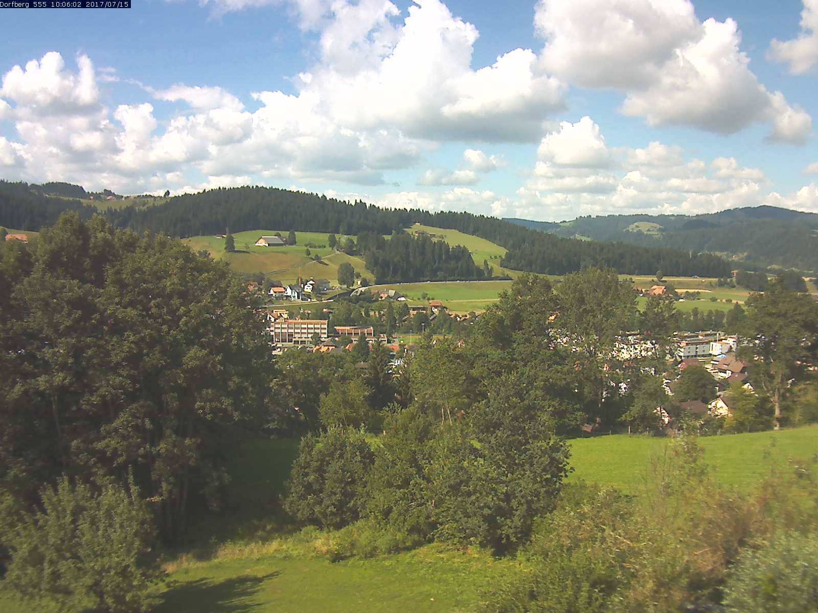 Webcam-Bild: Aussicht vom Dorfberg in Langnau 20170715-100601
