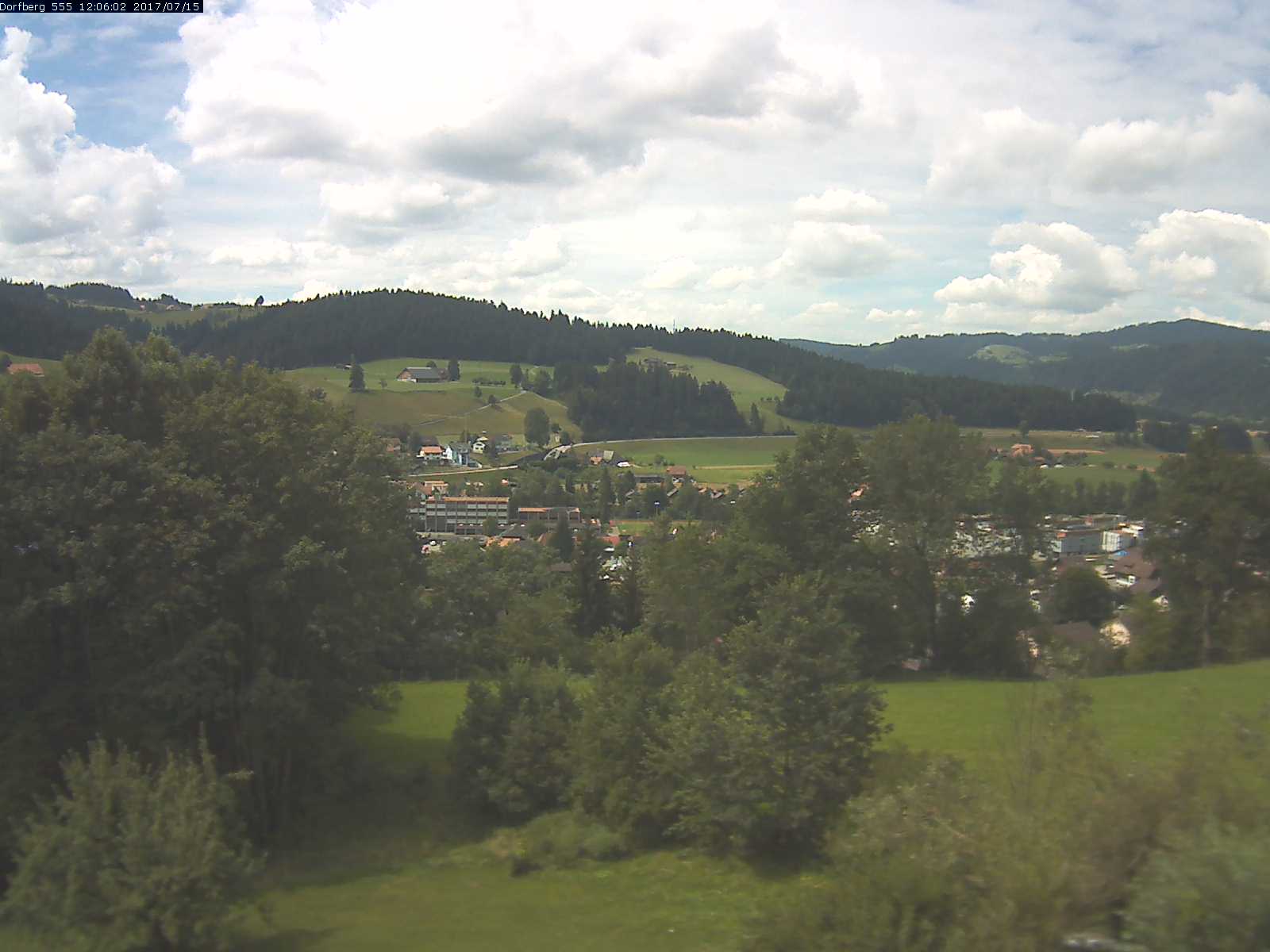 Webcam-Bild: Aussicht vom Dorfberg in Langnau 20170715-120601