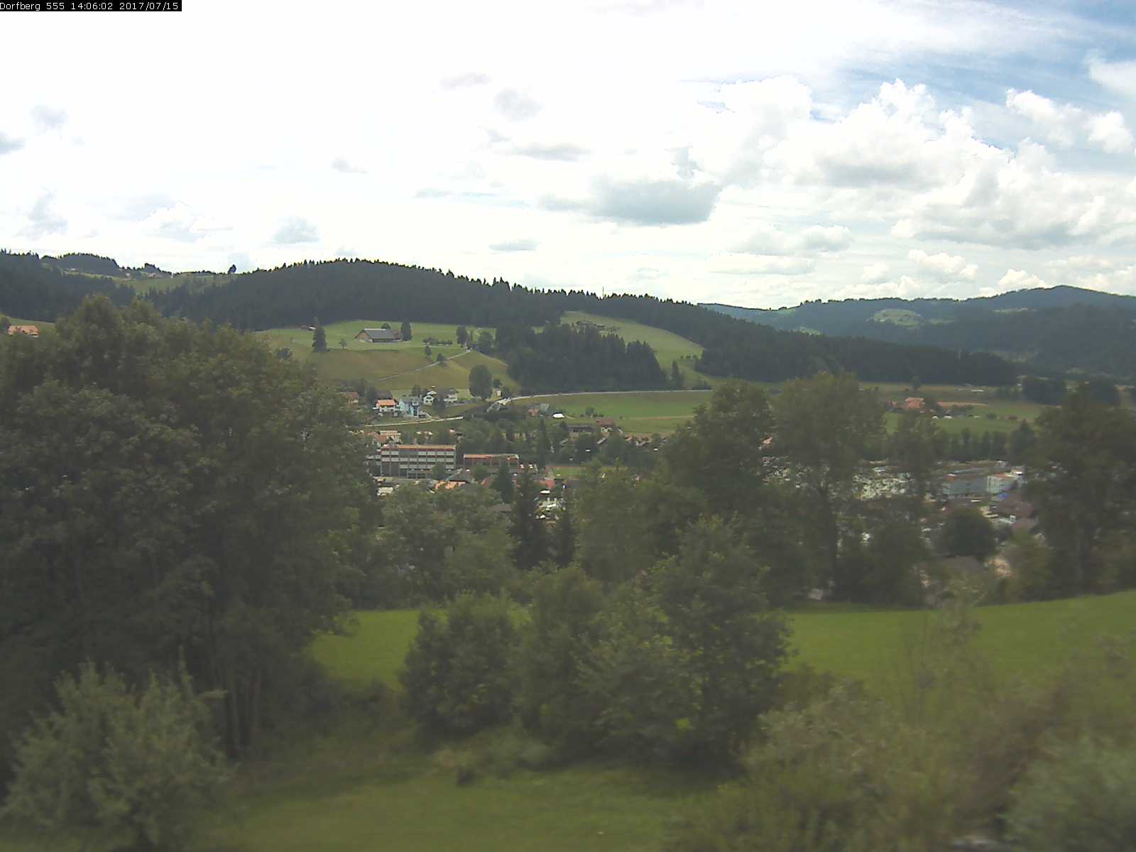 Webcam-Bild: Aussicht vom Dorfberg in Langnau 20170715-140601
