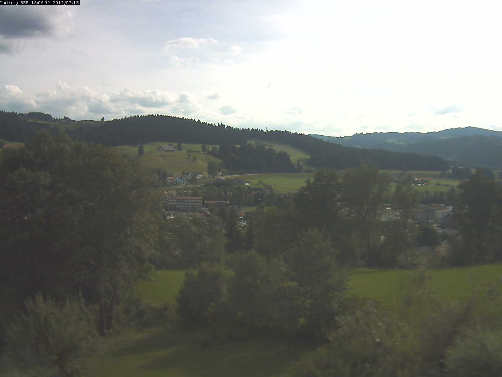 Webcam-Bild: Aussicht vom Dorfberg in Langnau 20170715-180601