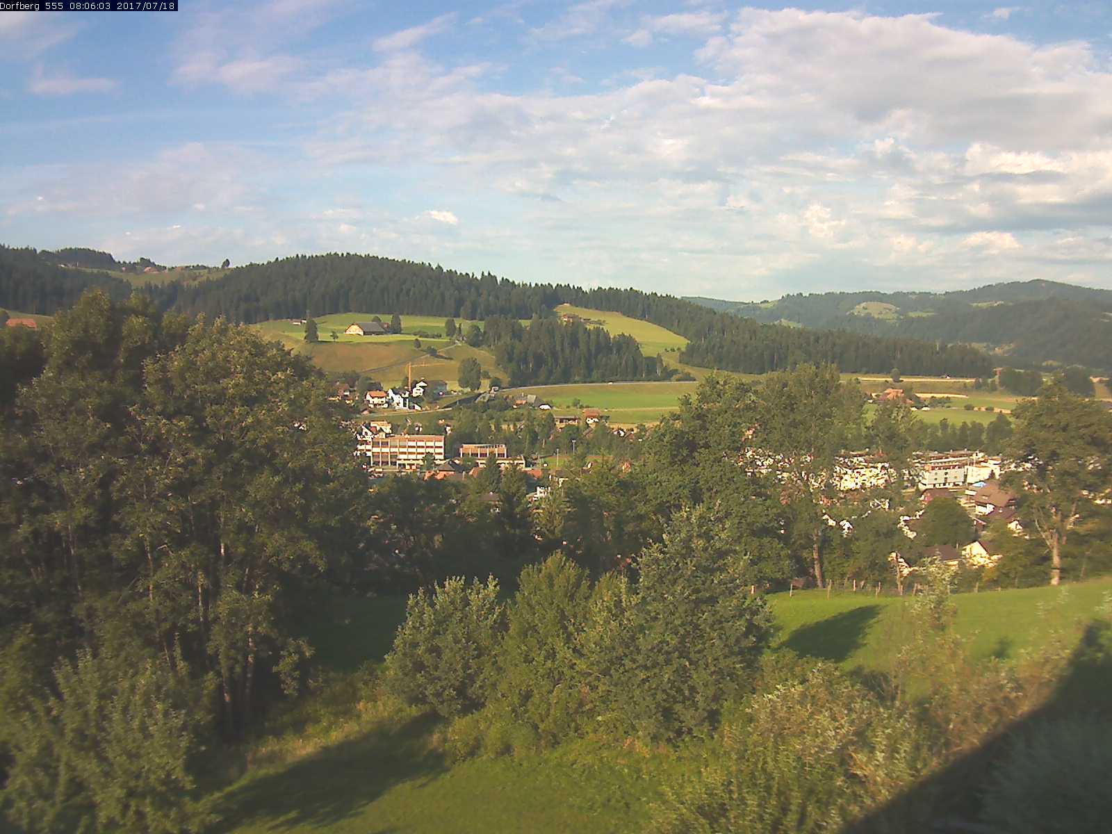 Webcam-Bild: Aussicht vom Dorfberg in Langnau 20170718-080601