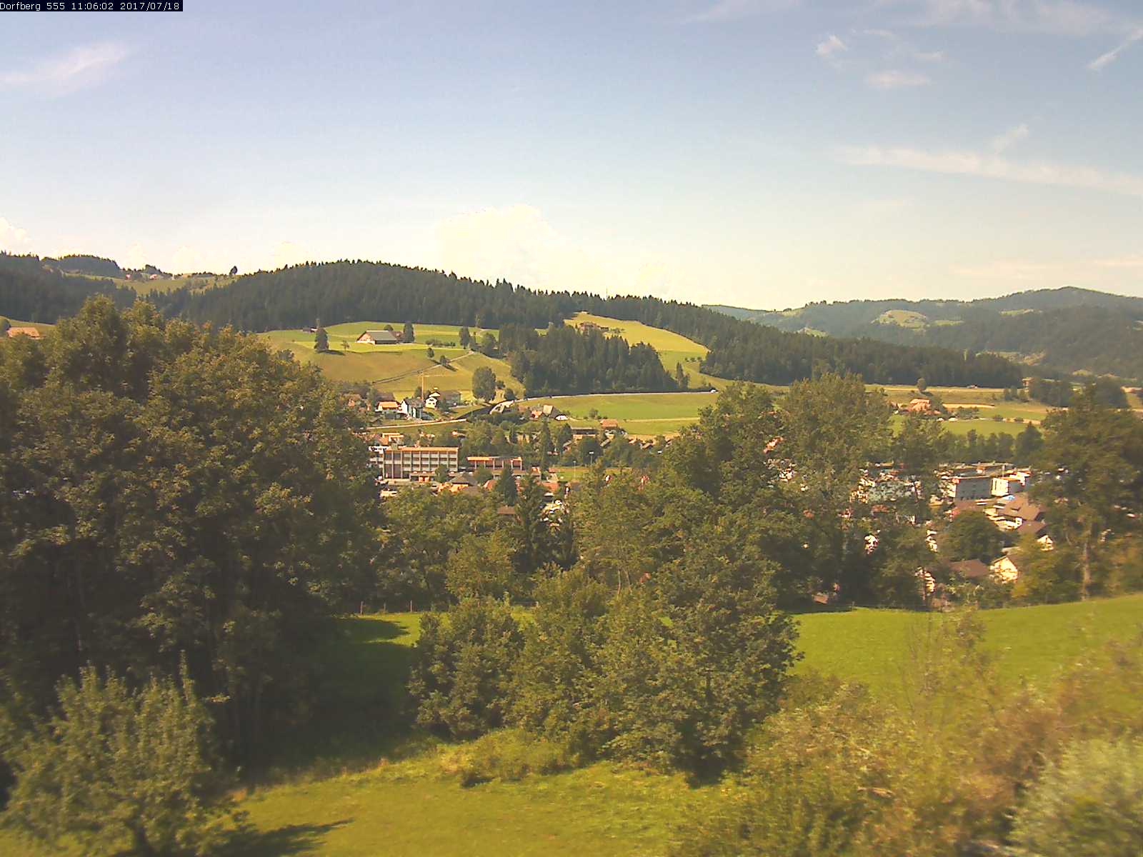 Webcam-Bild: Aussicht vom Dorfberg in Langnau 20170718-110601