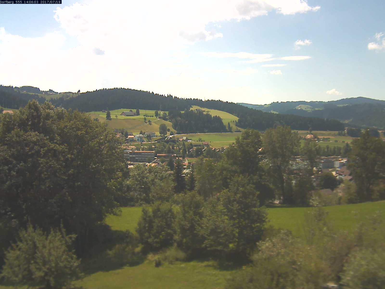 Webcam-Bild: Aussicht vom Dorfberg in Langnau 20170718-140602