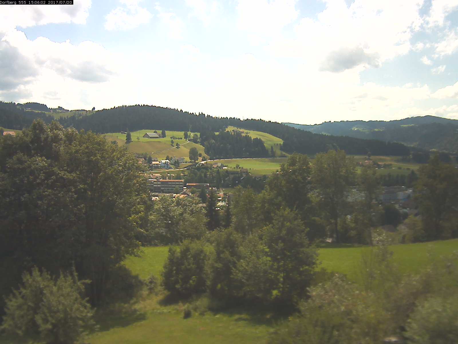 Webcam-Bild: Aussicht vom Dorfberg in Langnau 20170720-150601