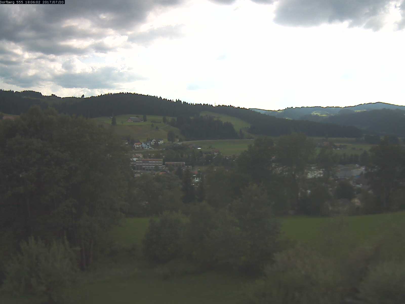 Webcam-Bild: Aussicht vom Dorfberg in Langnau 20170720-180601