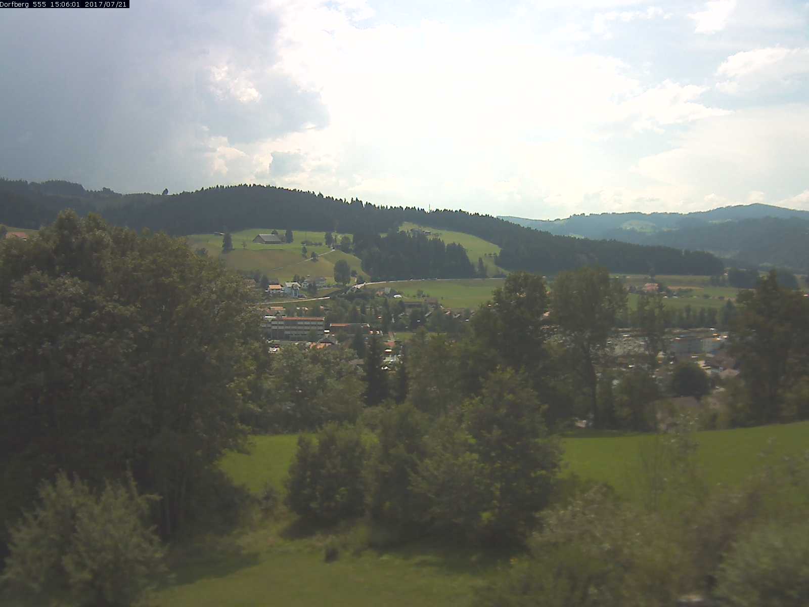 Webcam-Bild: Aussicht vom Dorfberg in Langnau 20170721-150601