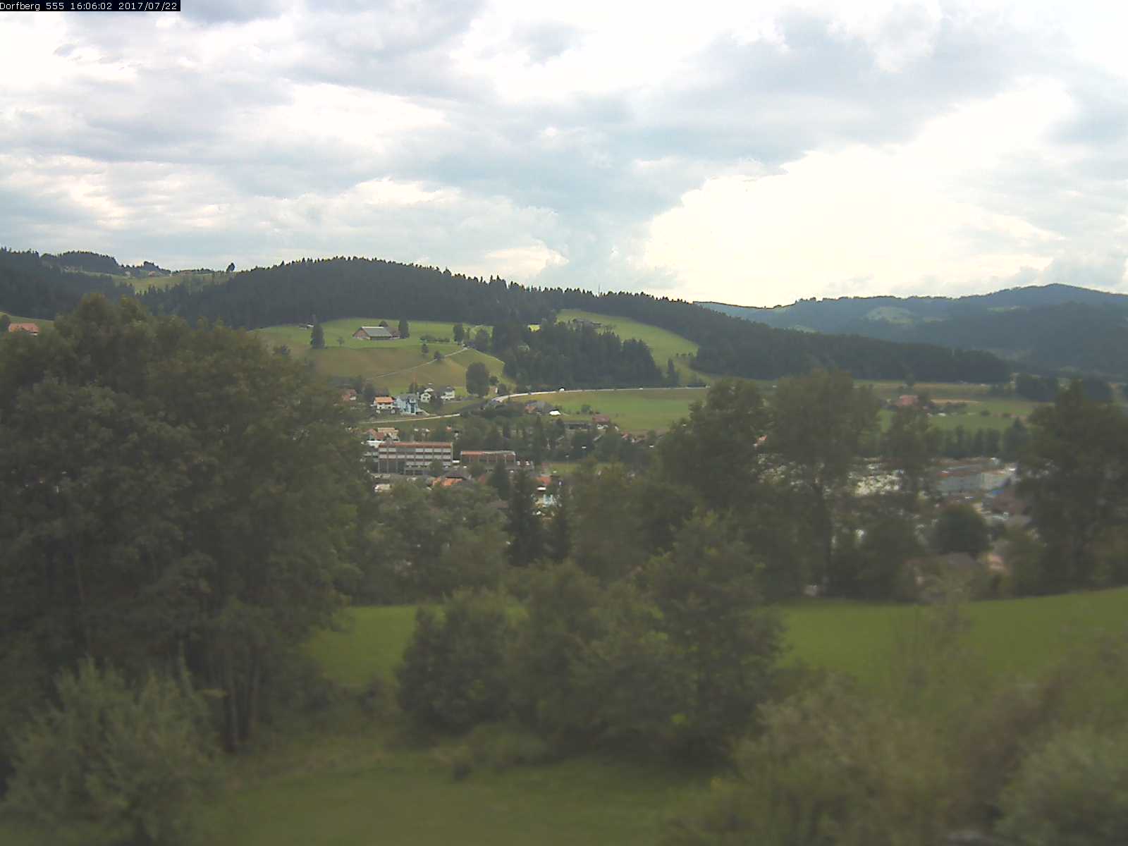 Webcam-Bild: Aussicht vom Dorfberg in Langnau 20170722-160601