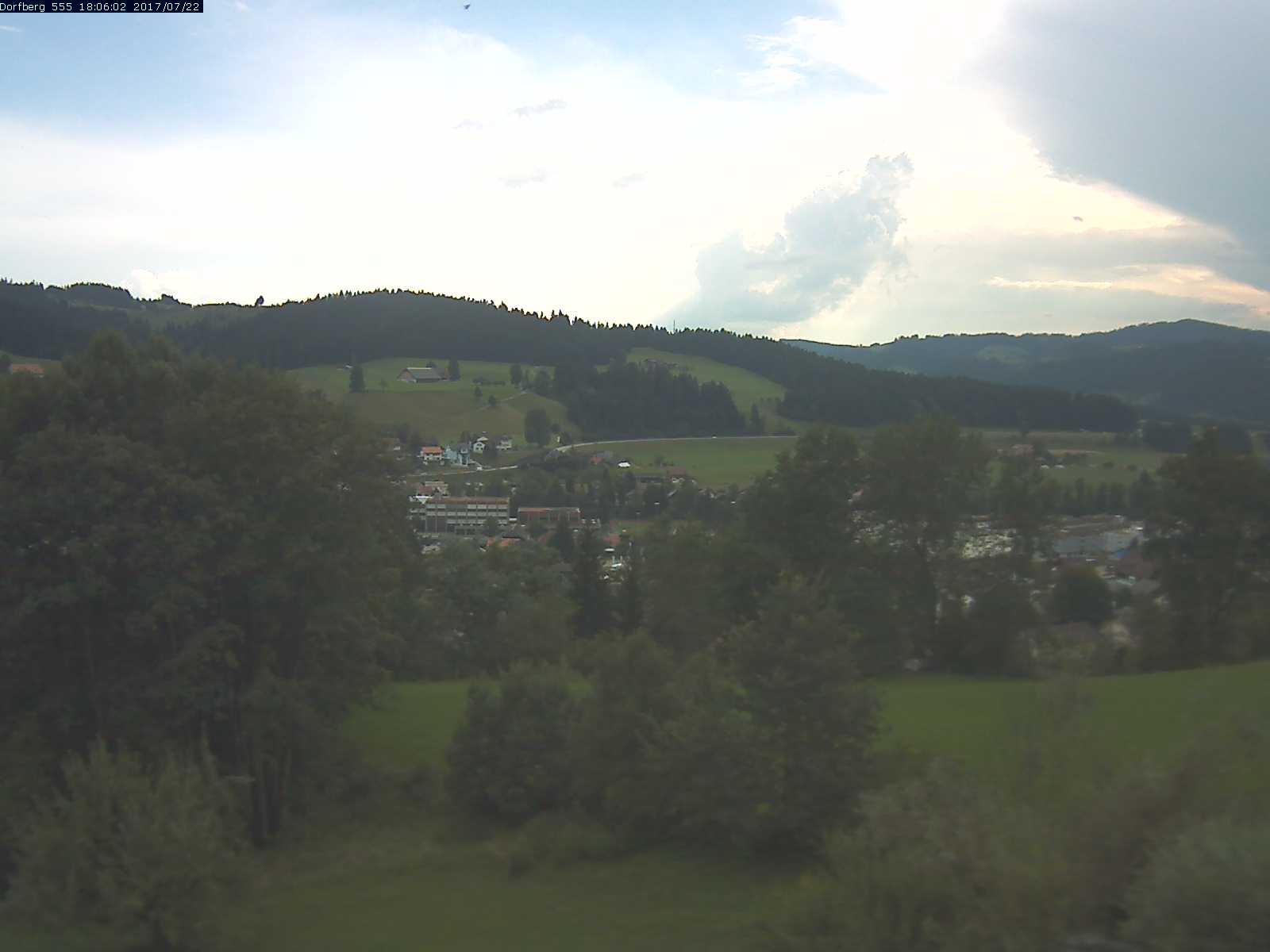 Webcam-Bild: Aussicht vom Dorfberg in Langnau 20170722-180601