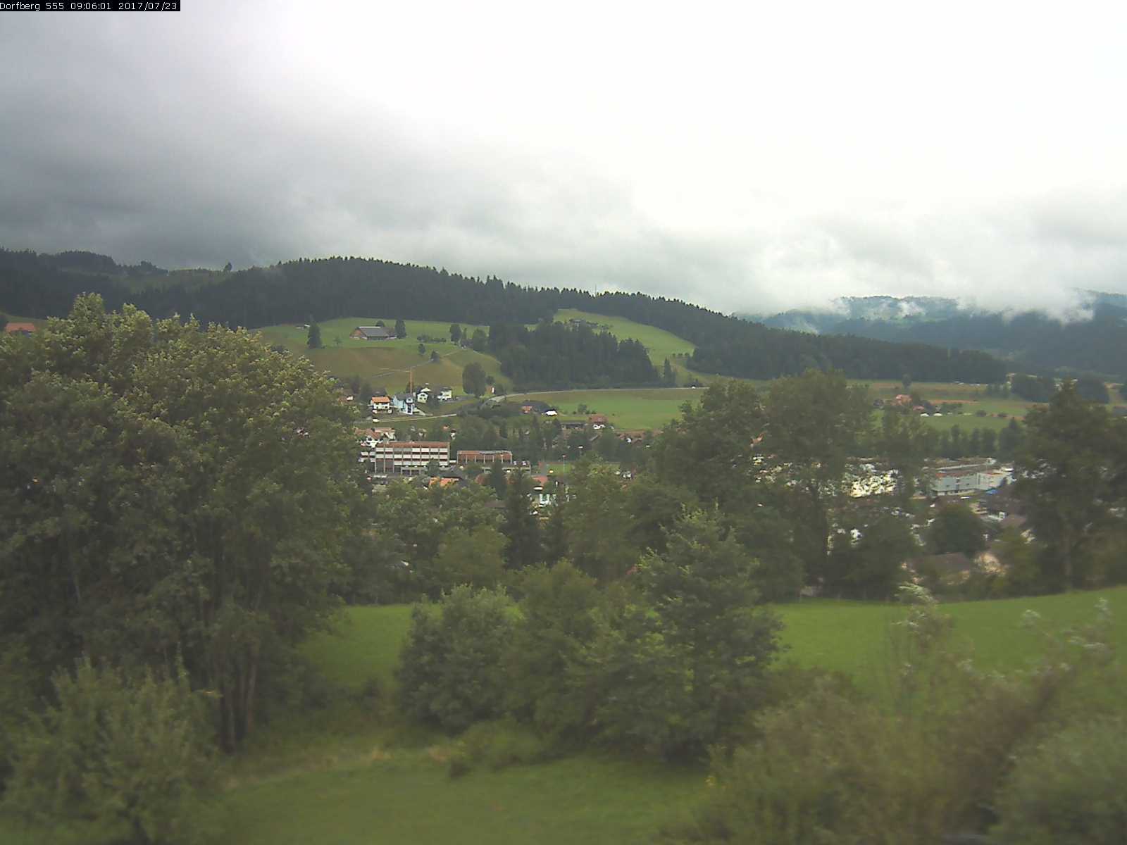 Webcam-Bild: Aussicht vom Dorfberg in Langnau 20170723-090601
