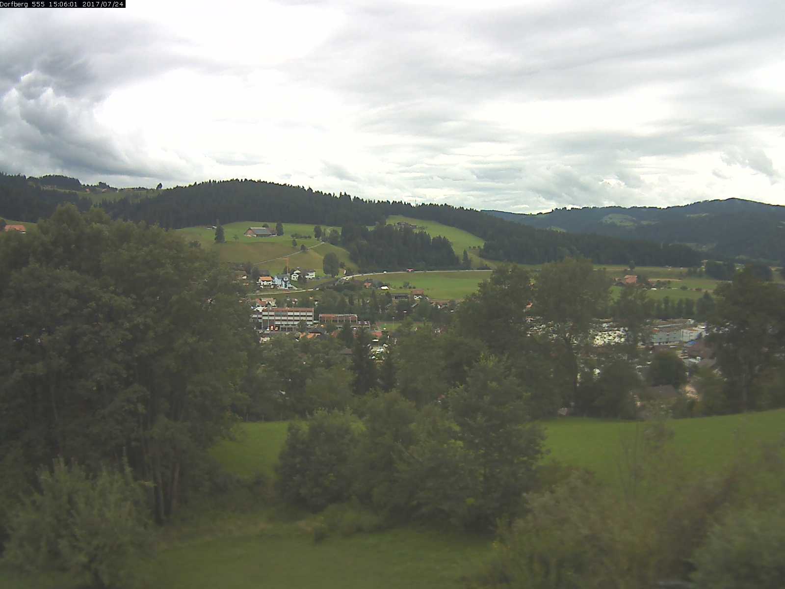 Webcam-Bild: Aussicht vom Dorfberg in Langnau 20170724-150601